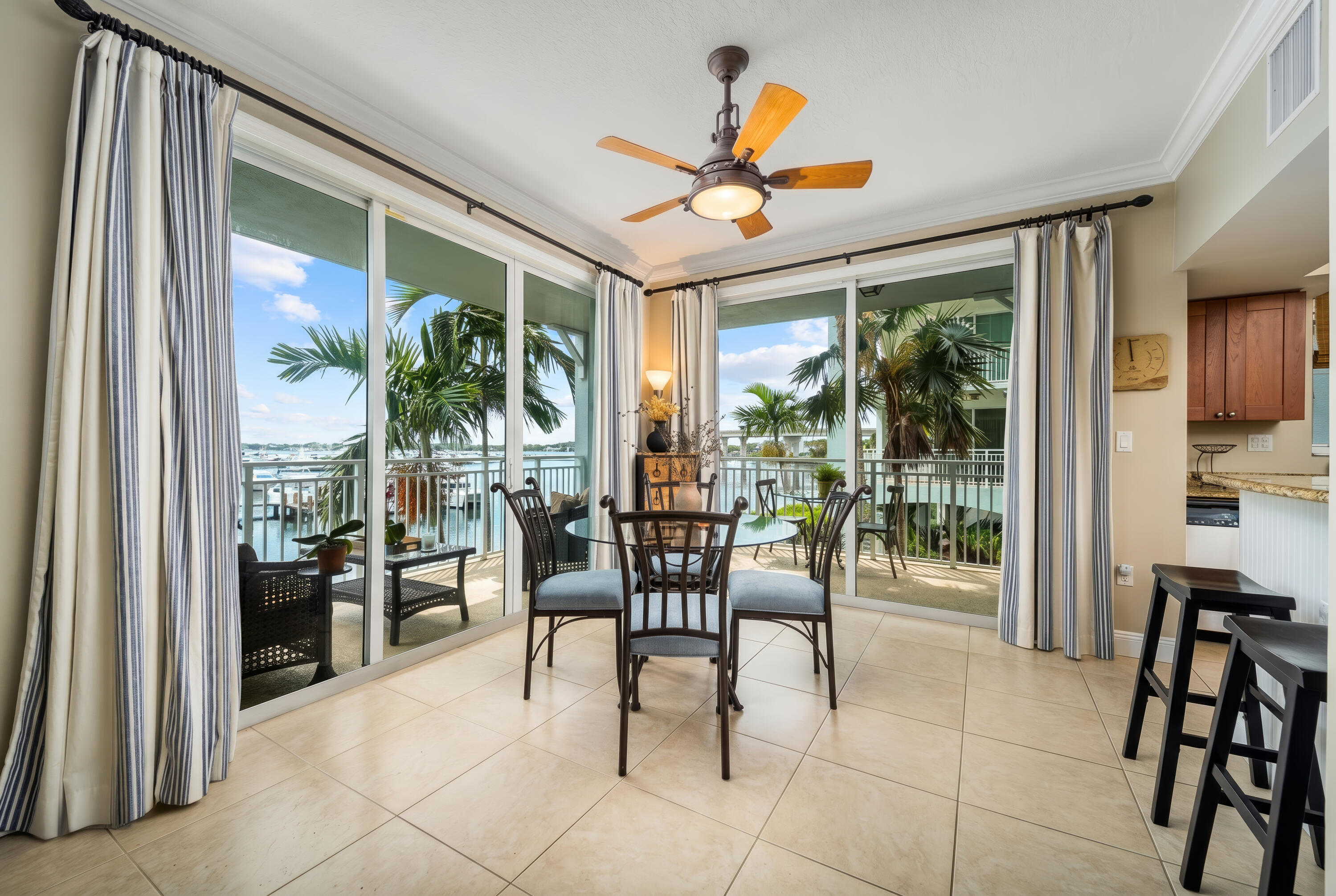 HARBORAGE YACHT CONDO - Residential