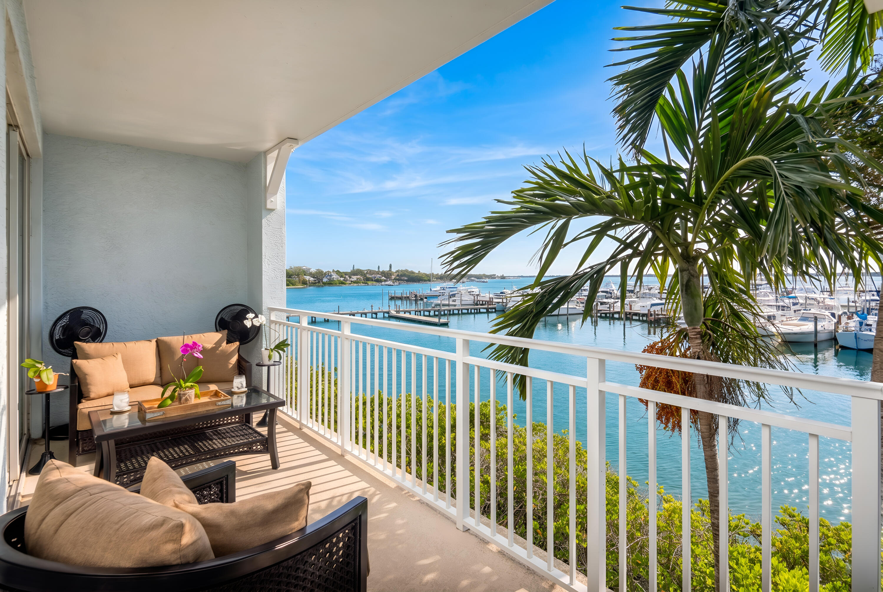 HARBORAGE YACHT CONDO - Residential