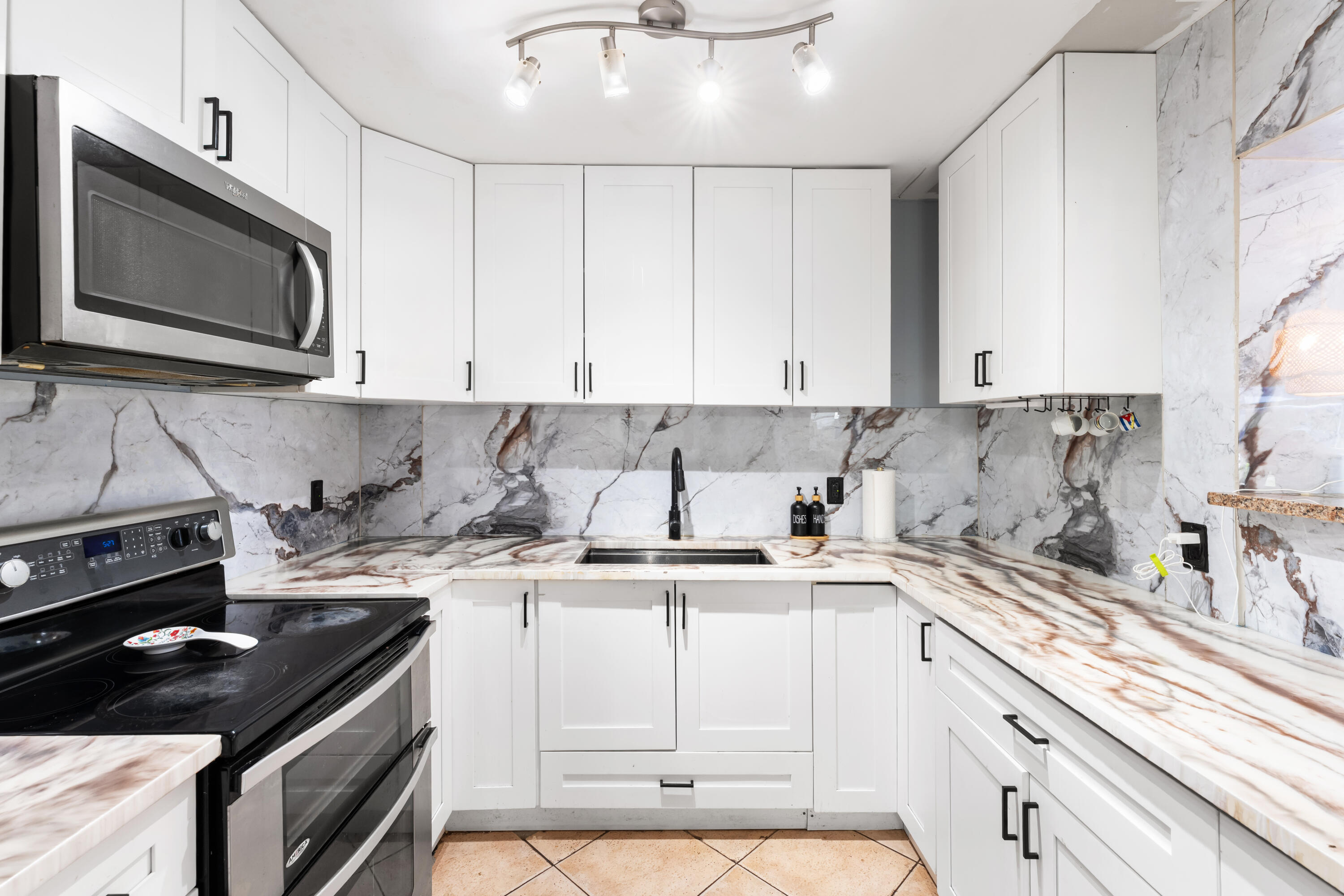 WYNNEWOOD ACRES 5 - Residential