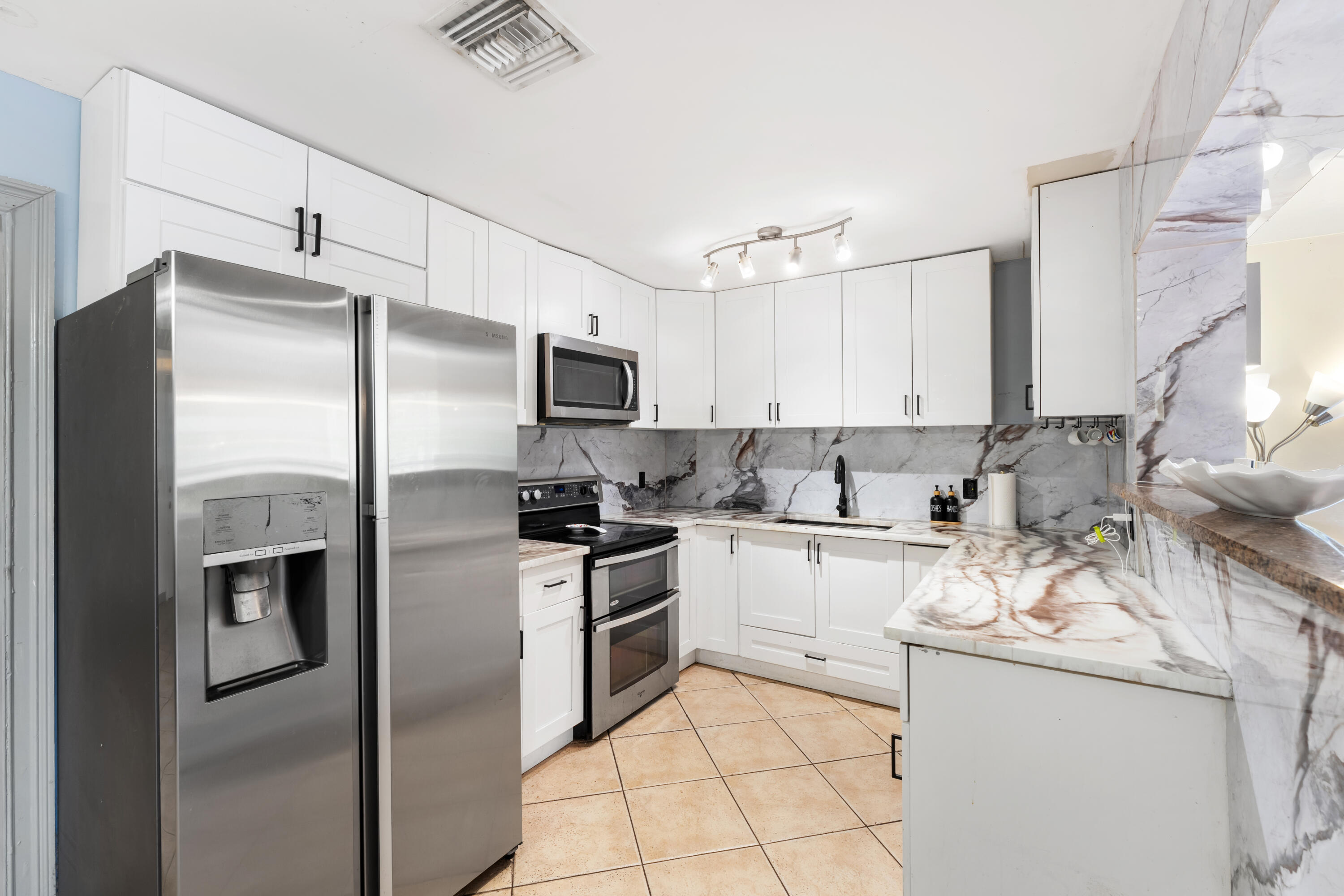 WYNNEWOOD ACRES 5 - Residential