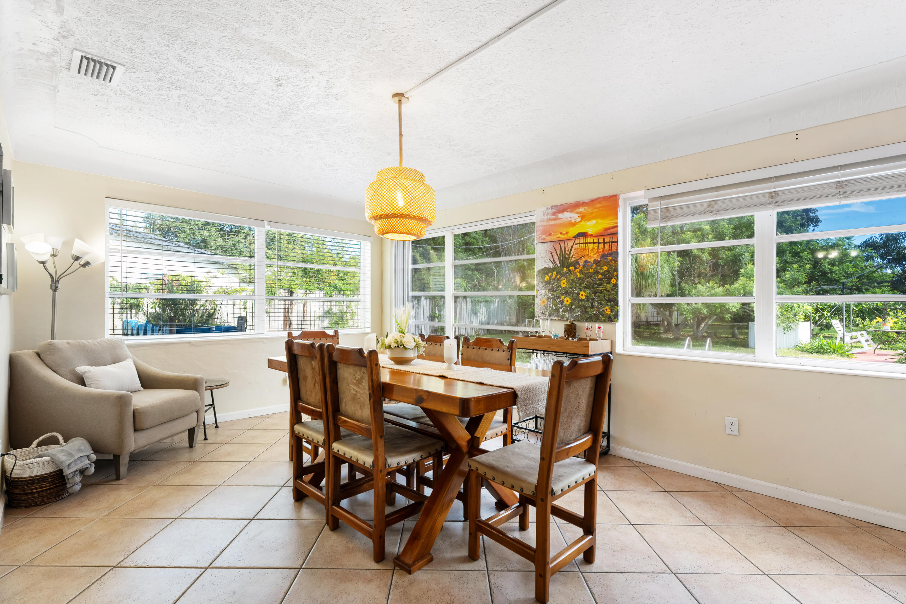 WYNNEWOOD ACRES 5 - Residential