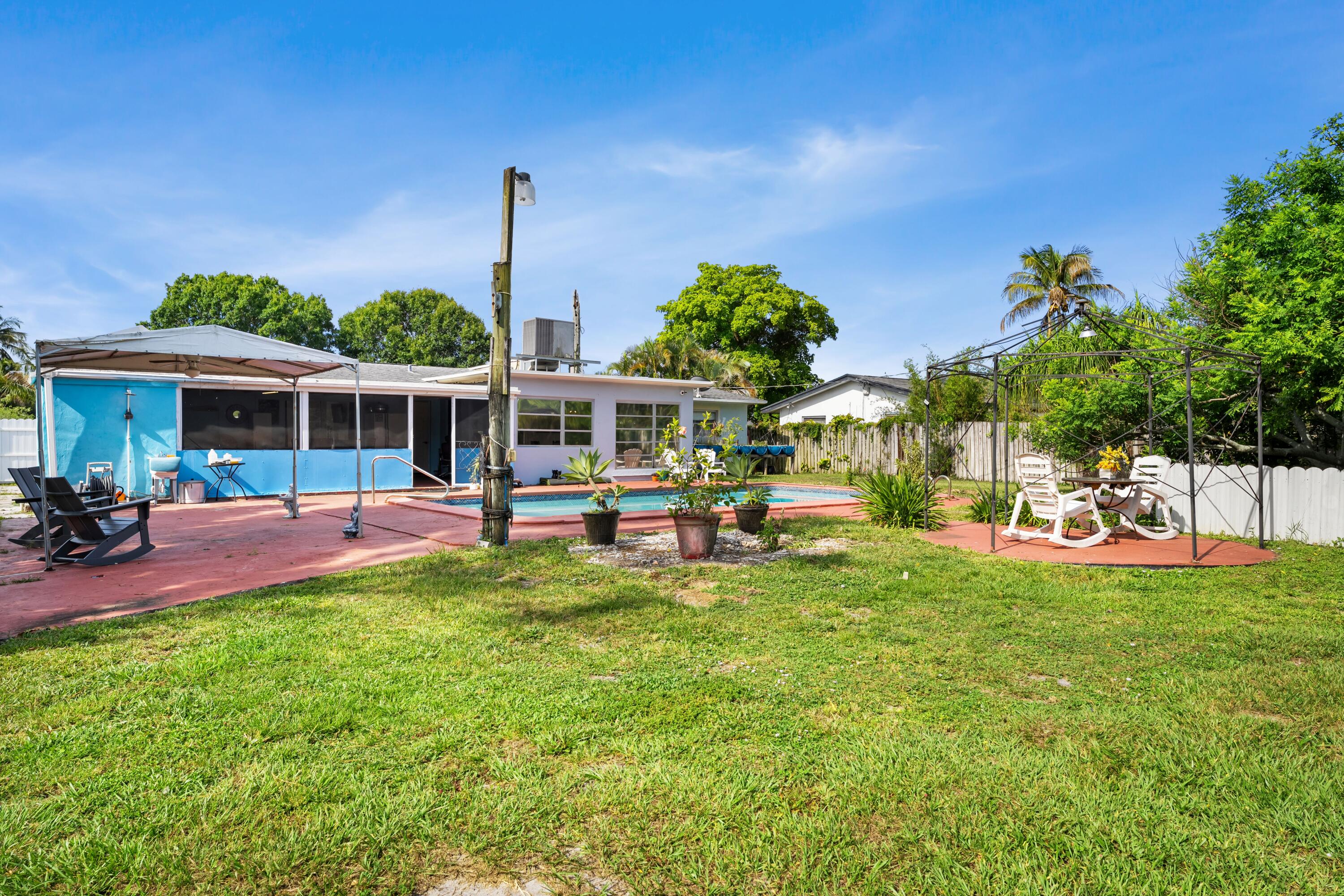 WYNNEWOOD ACRES 5 - Residential