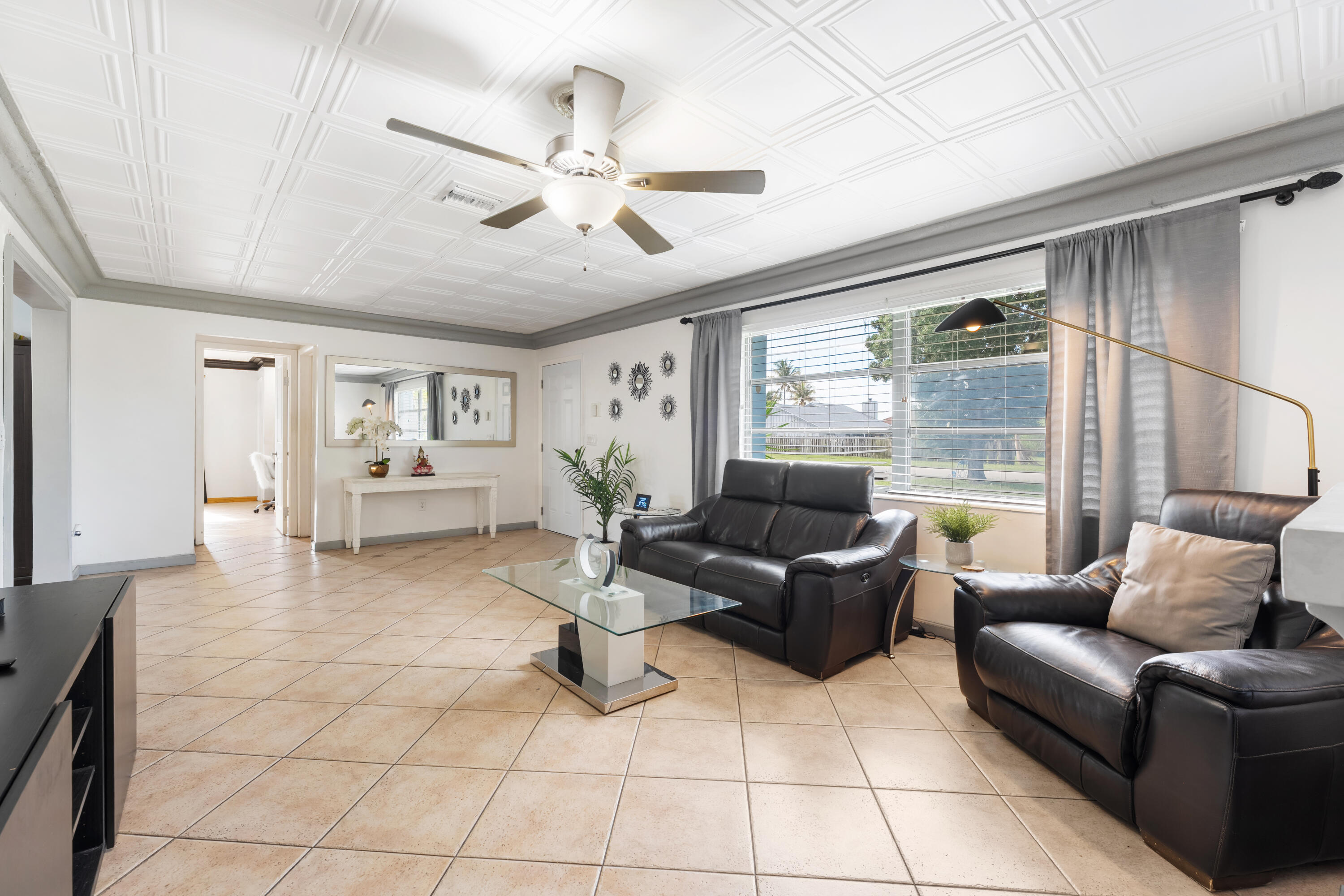 WYNNEWOOD ACRES 5 - Residential