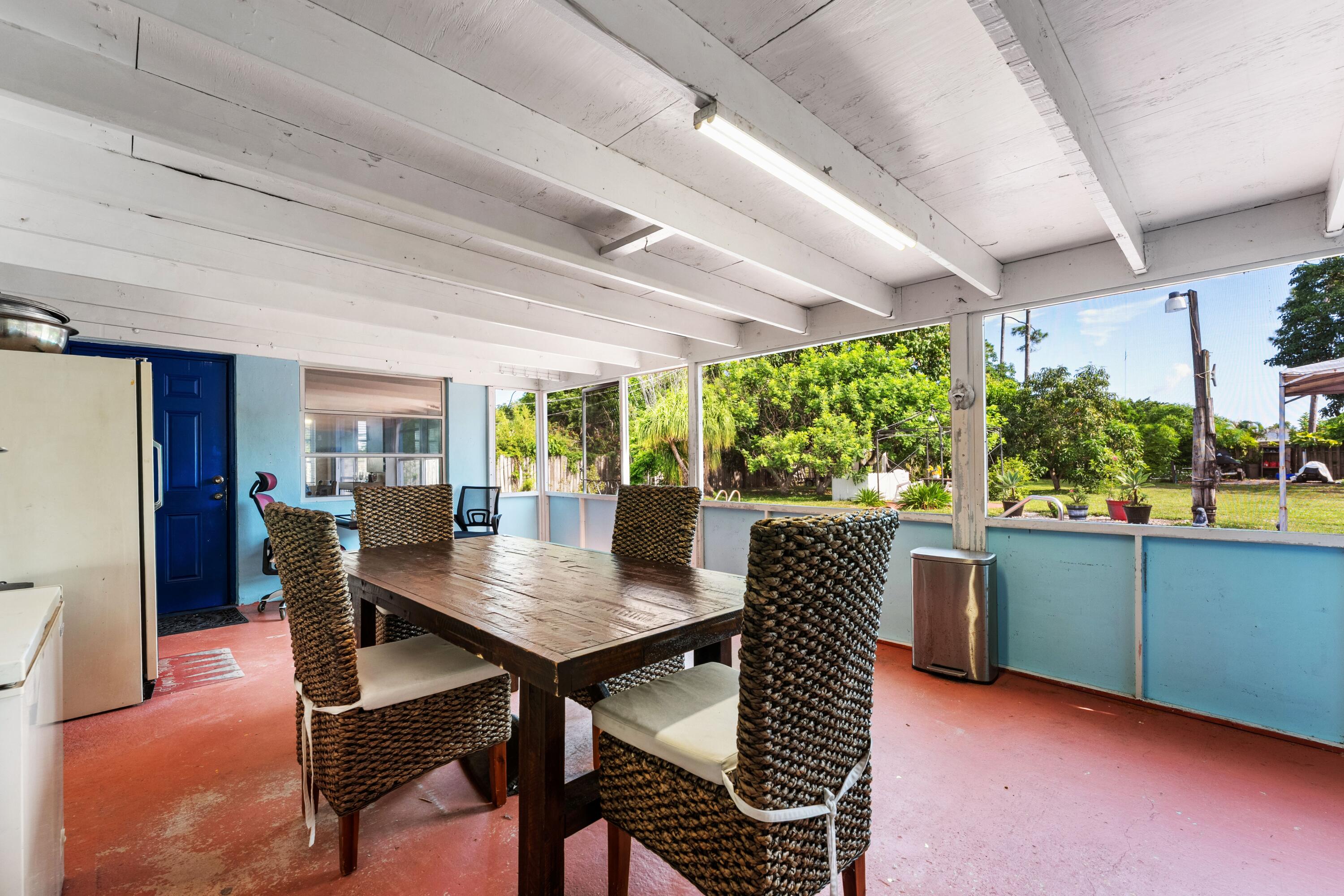WYNNEWOOD ACRES 5 - Residential