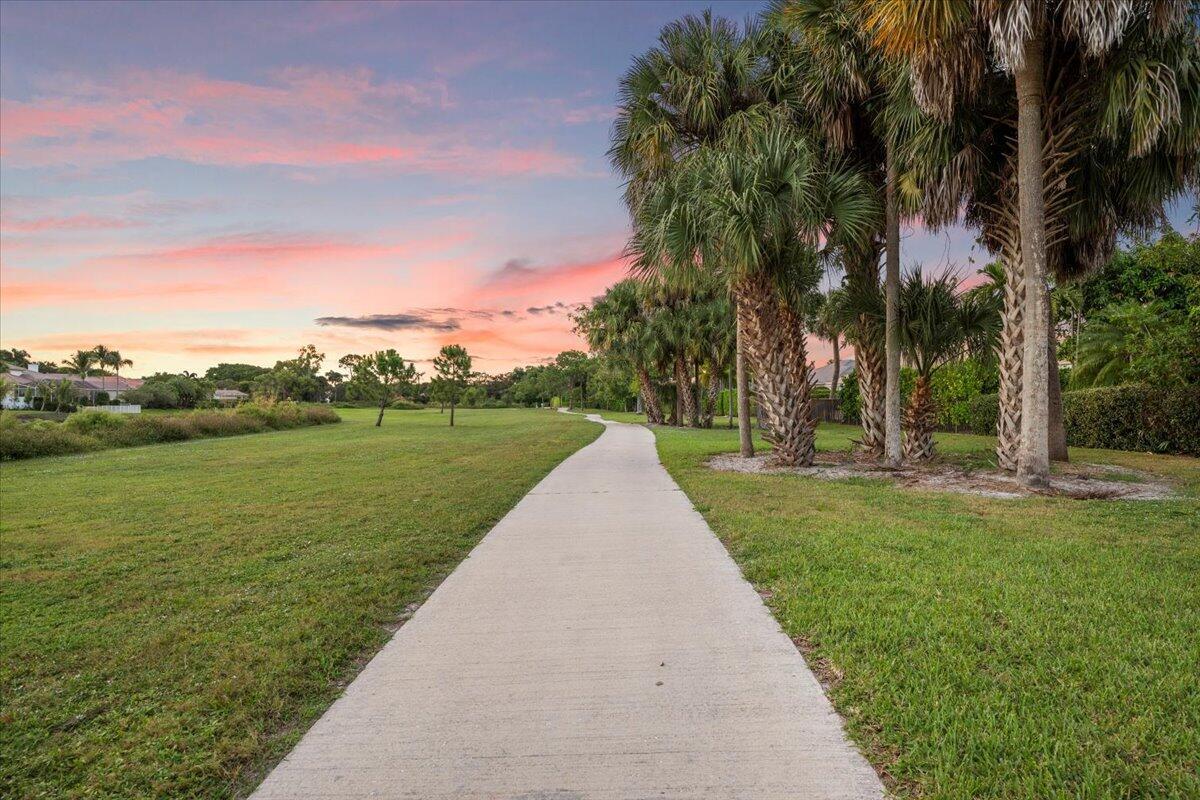 SHADY OAKS OF PALM BEACH POLO & COUNTRY - Residential