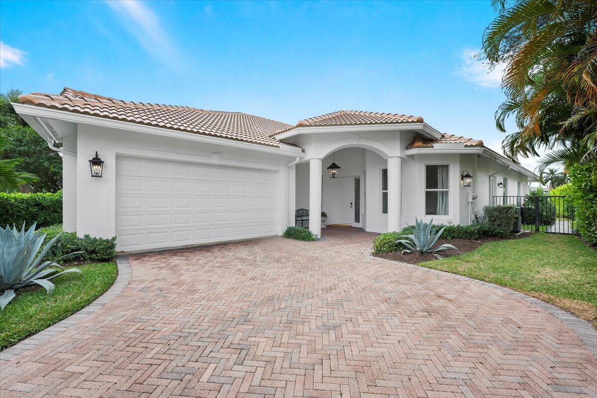 SHADY OAKS OF PALM BEACH POLO & COUNTRY - Residential