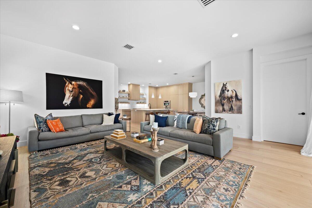 SHADY OAKS OF PALM BEACH POLO & COUNTRY - Residential