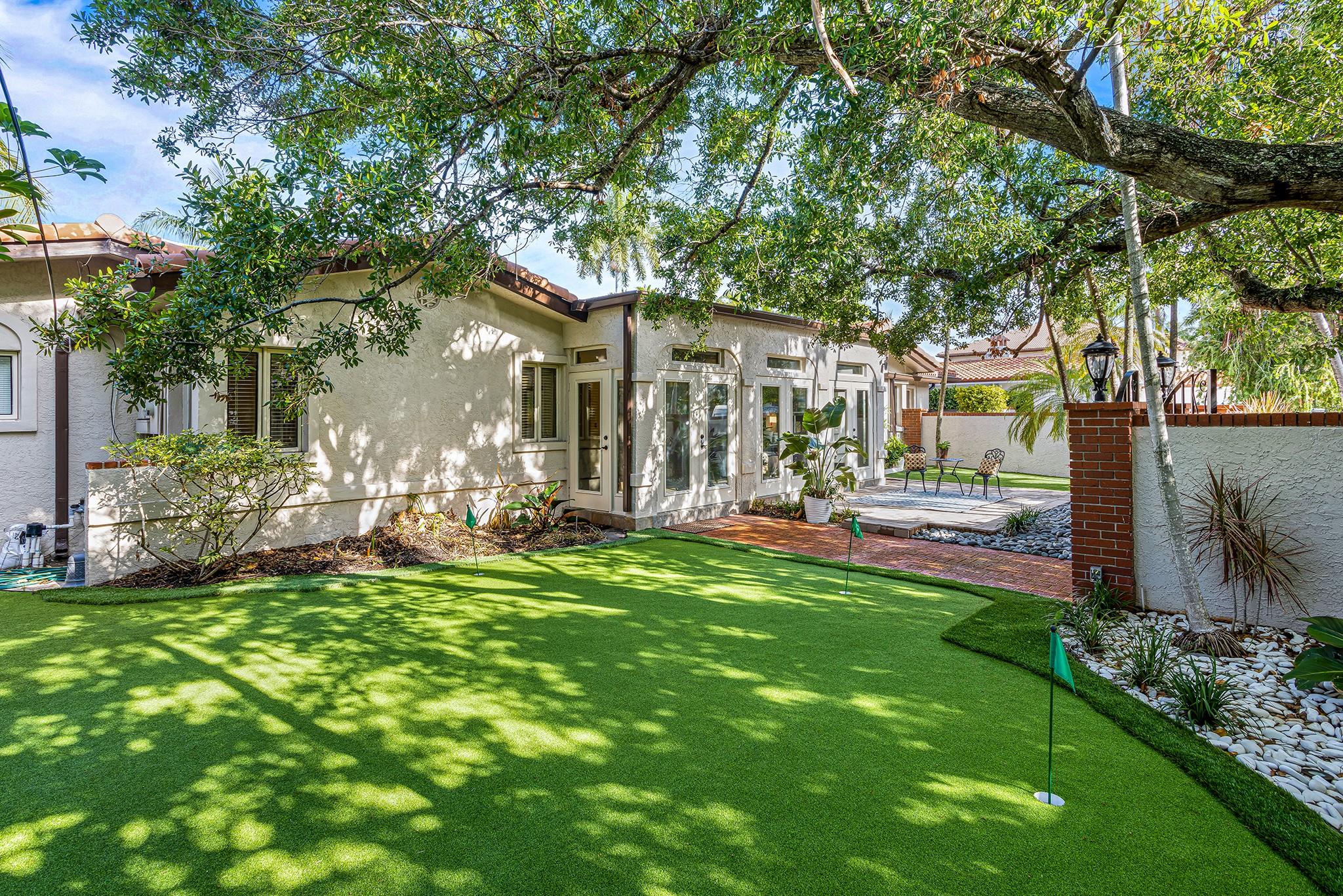 CORAL ISLES - Residential