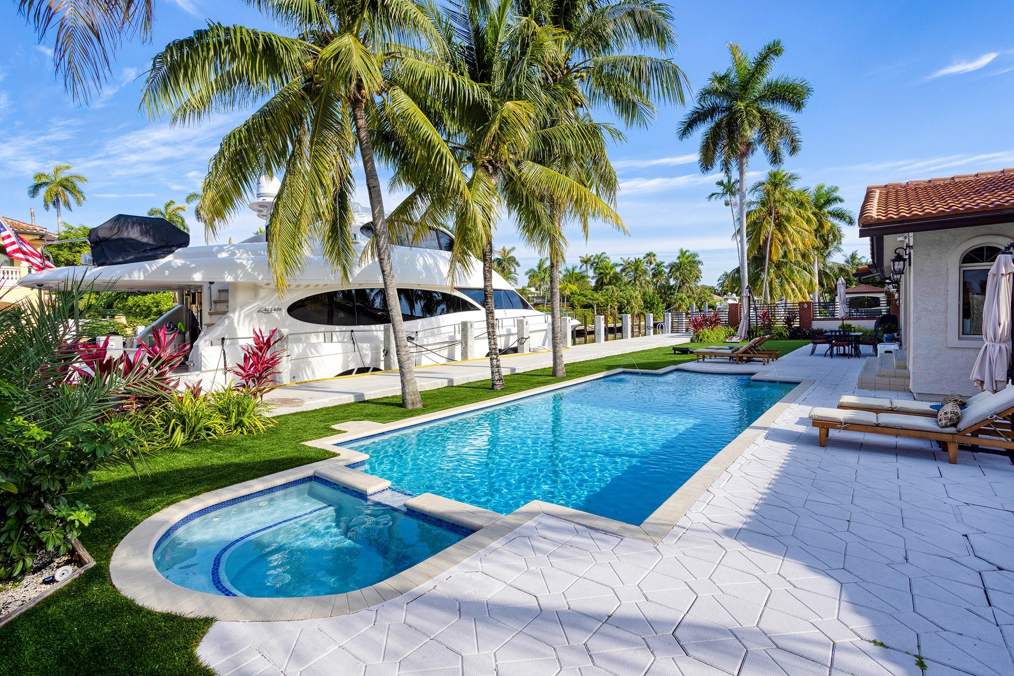 CORAL ISLES - Residential