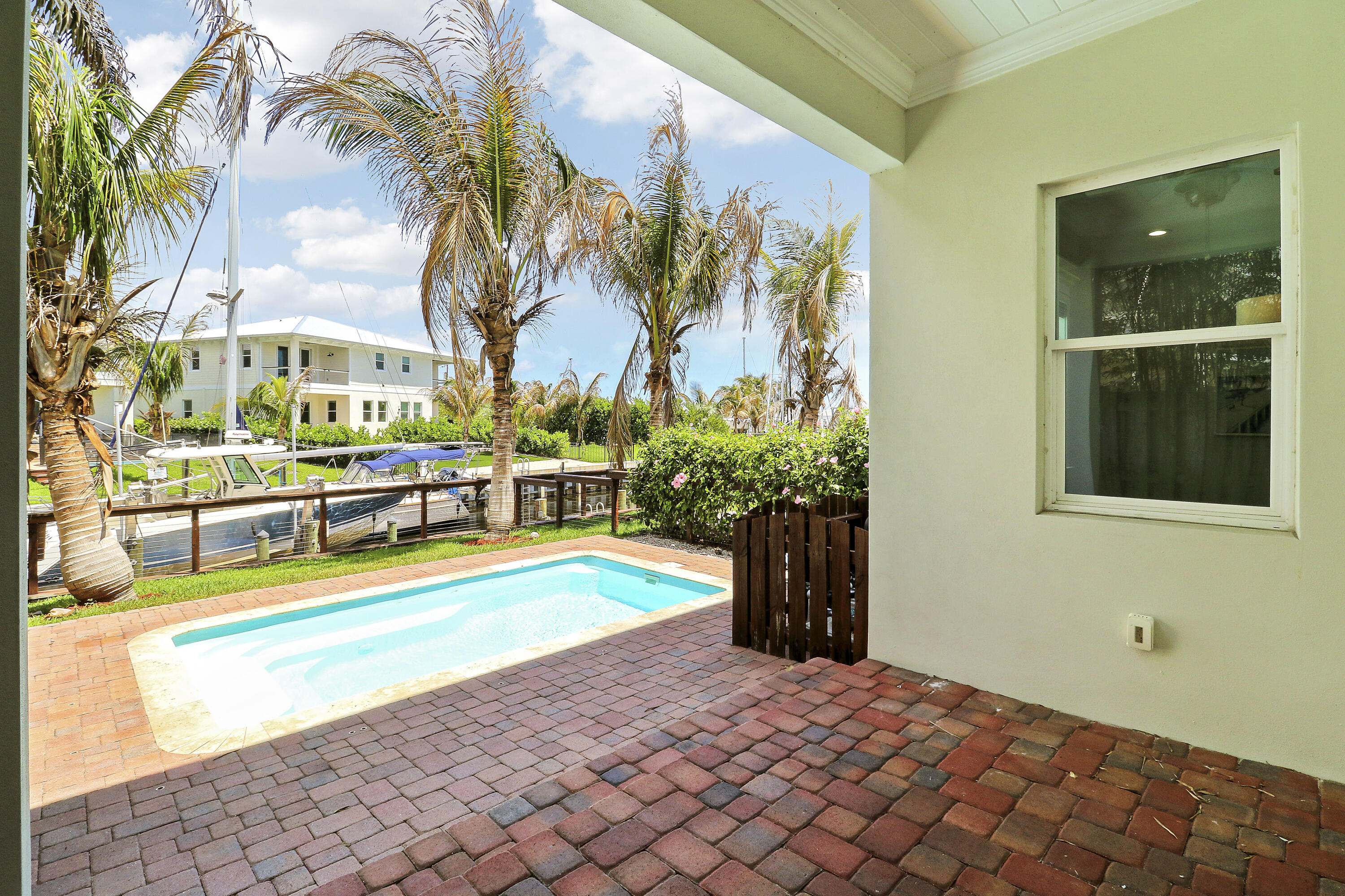 MANATEE BAY - Residential
