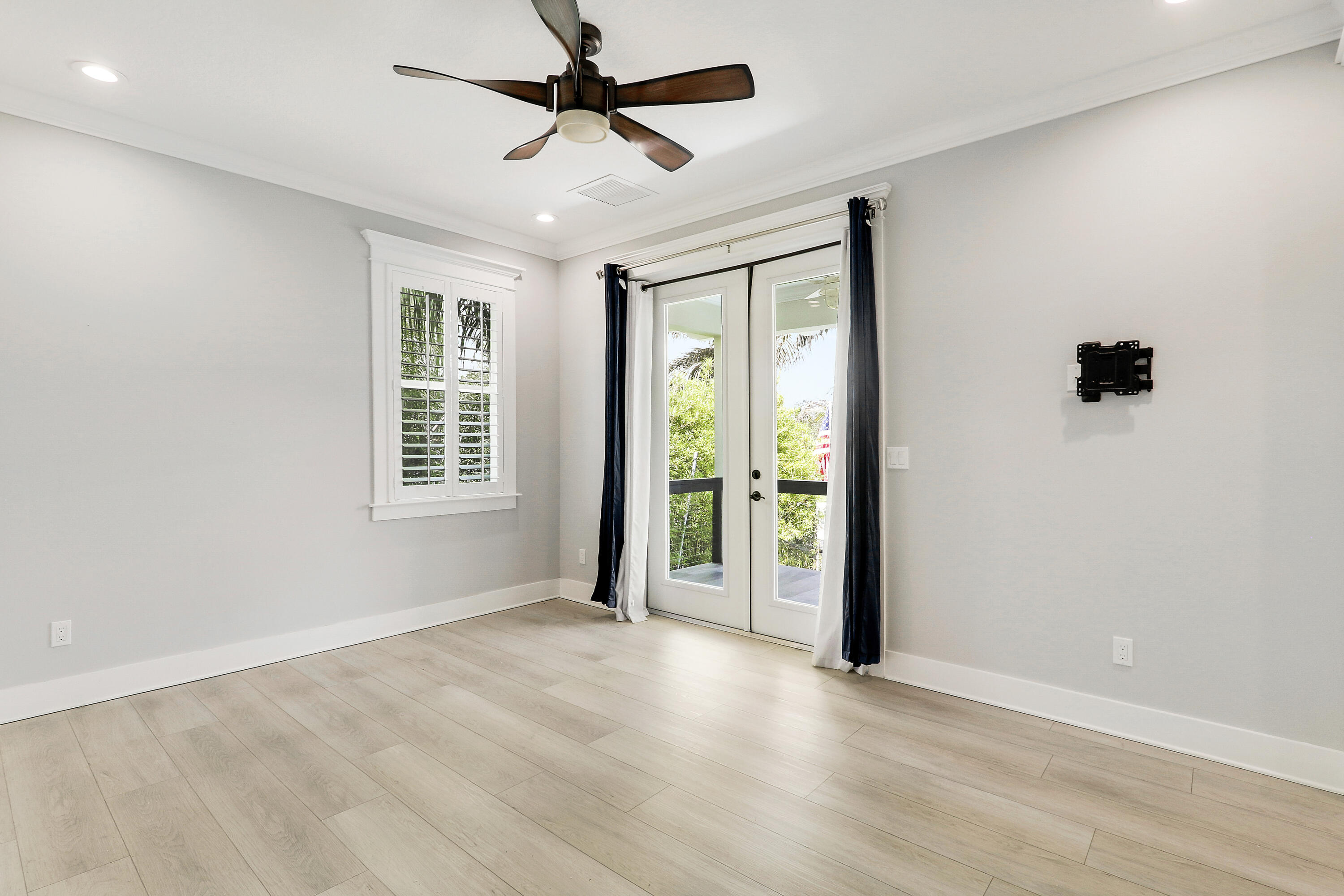 MANATEE BAY - Residential