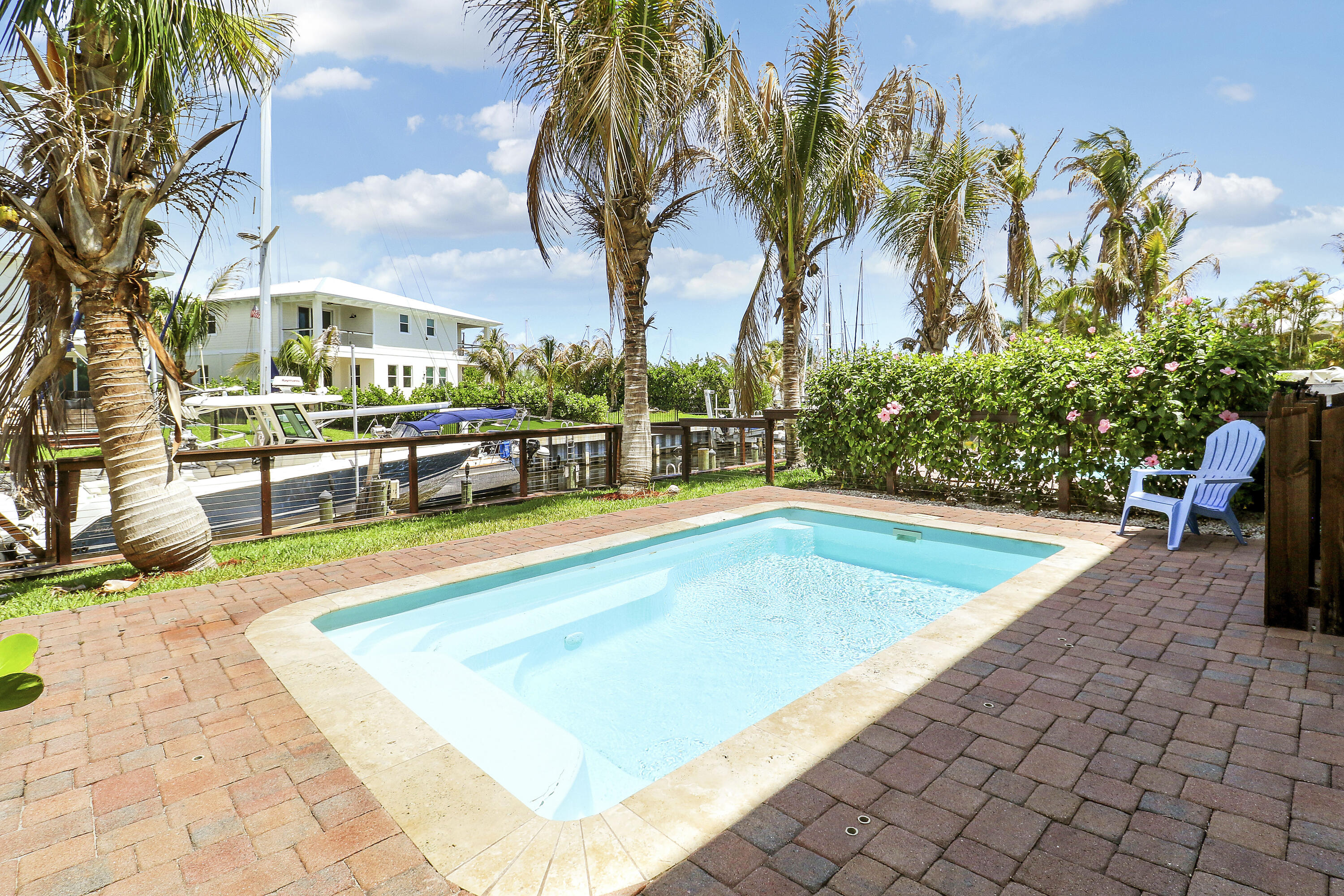 MANATEE BAY - Residential