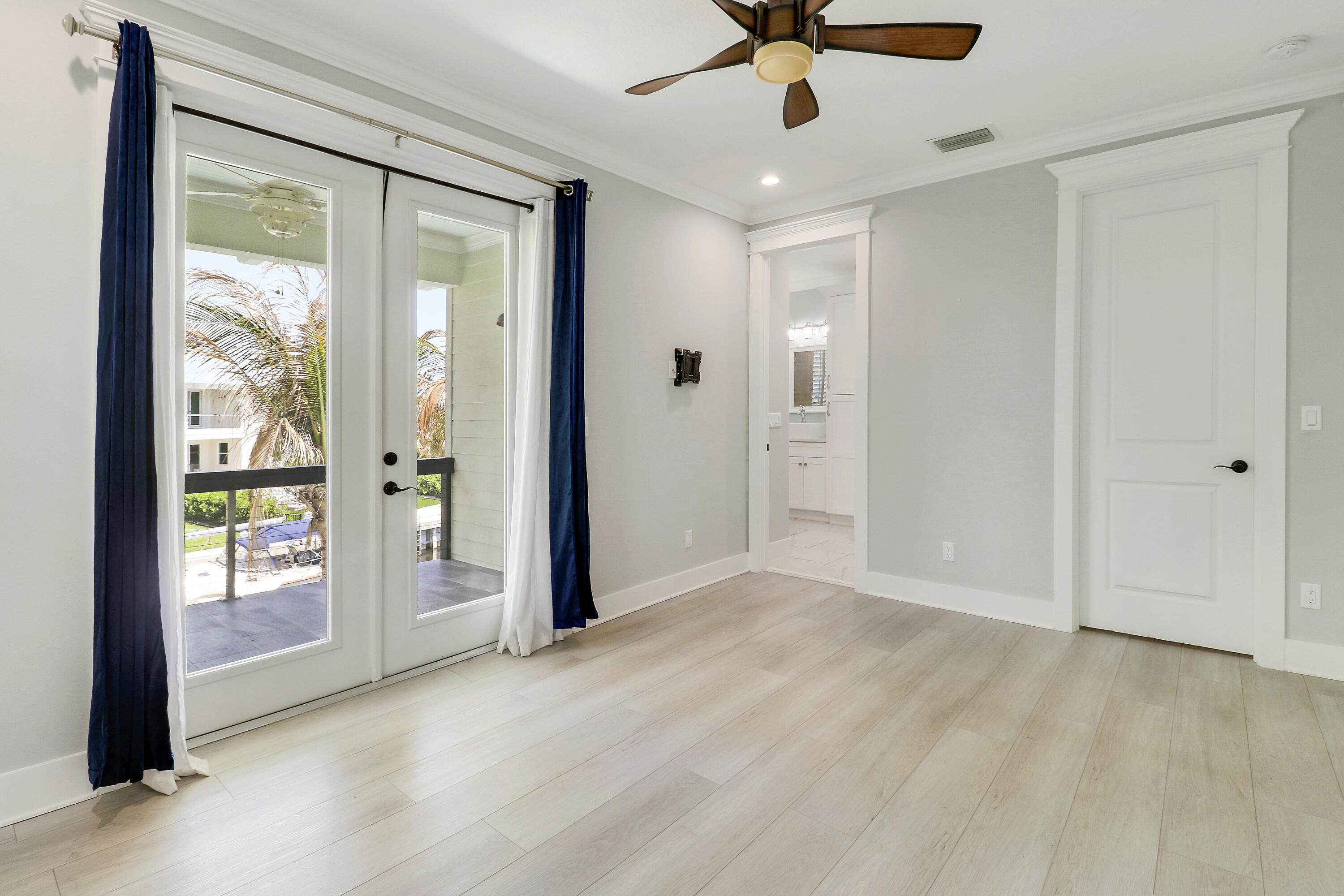 MANATEE BAY - Residential