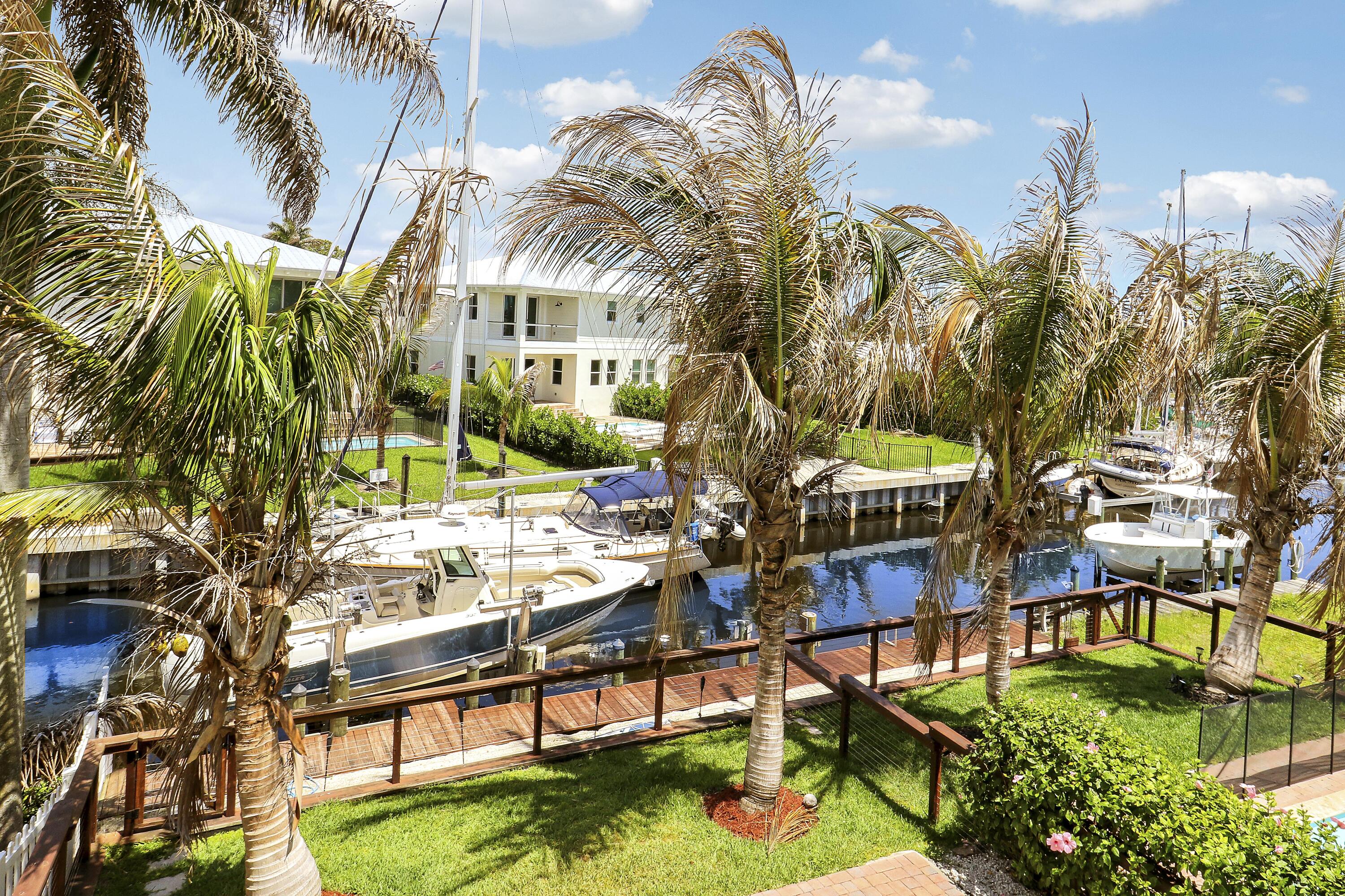 MANATEE BAY - Residential