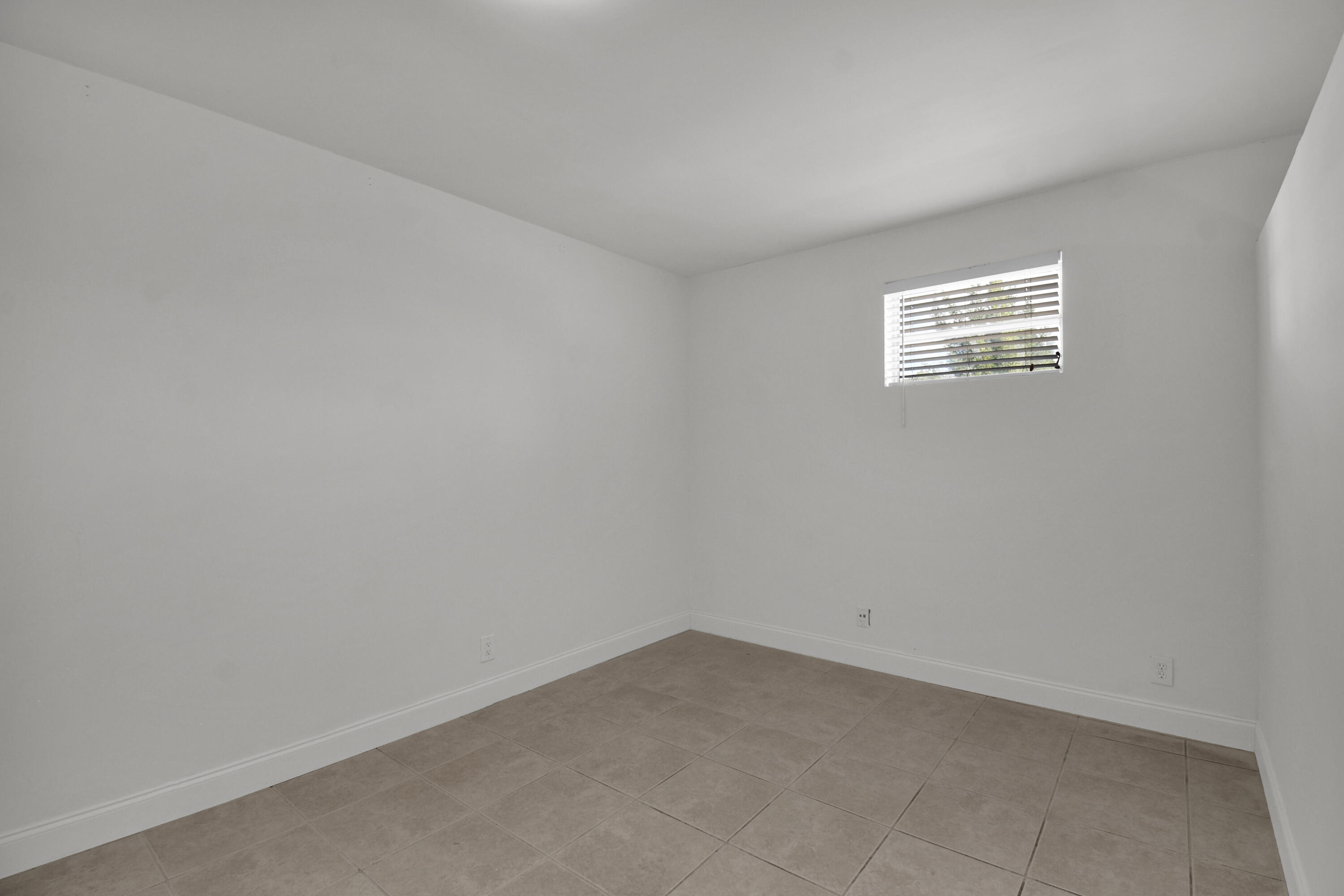 HOLLYWOOD SOUTH SIDE ADD - Residential Income