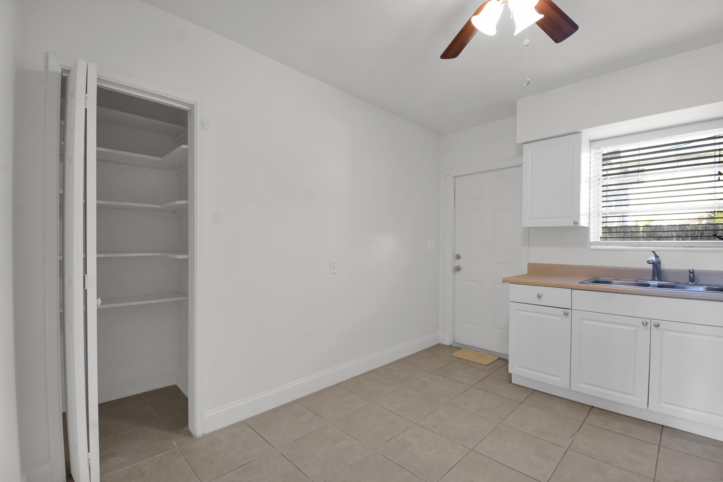 HOLLYWOOD SOUTH SIDE ADD - Residential Income