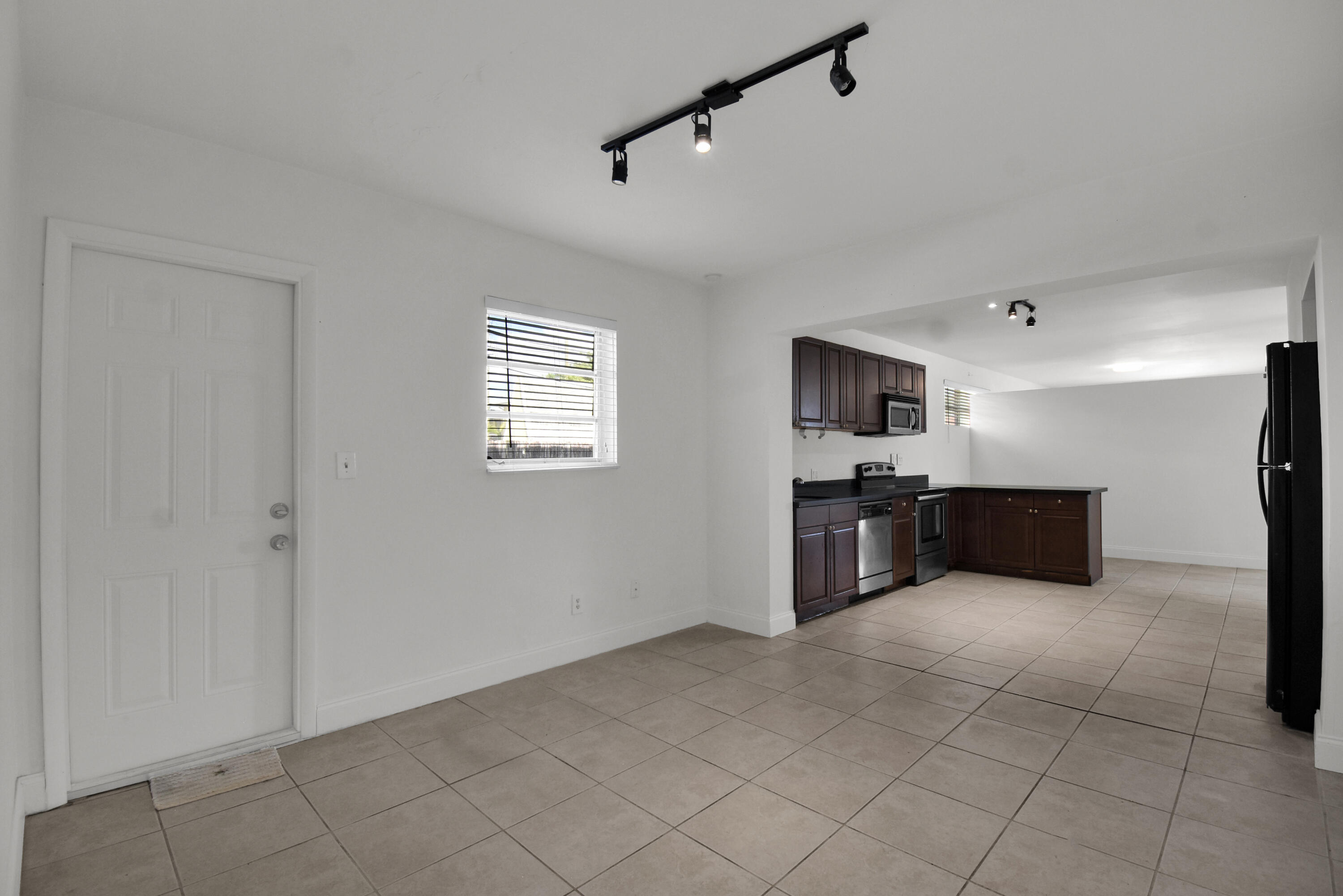 HOLLYWOOD SOUTH SIDE ADD - Residential Income