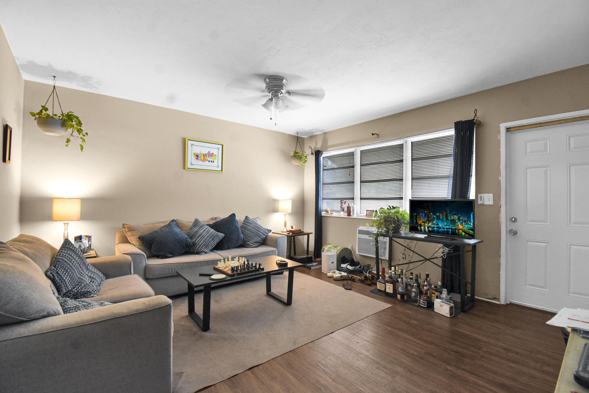 HOLLYWOOD SOUTH SIDE ADD - Residential Income