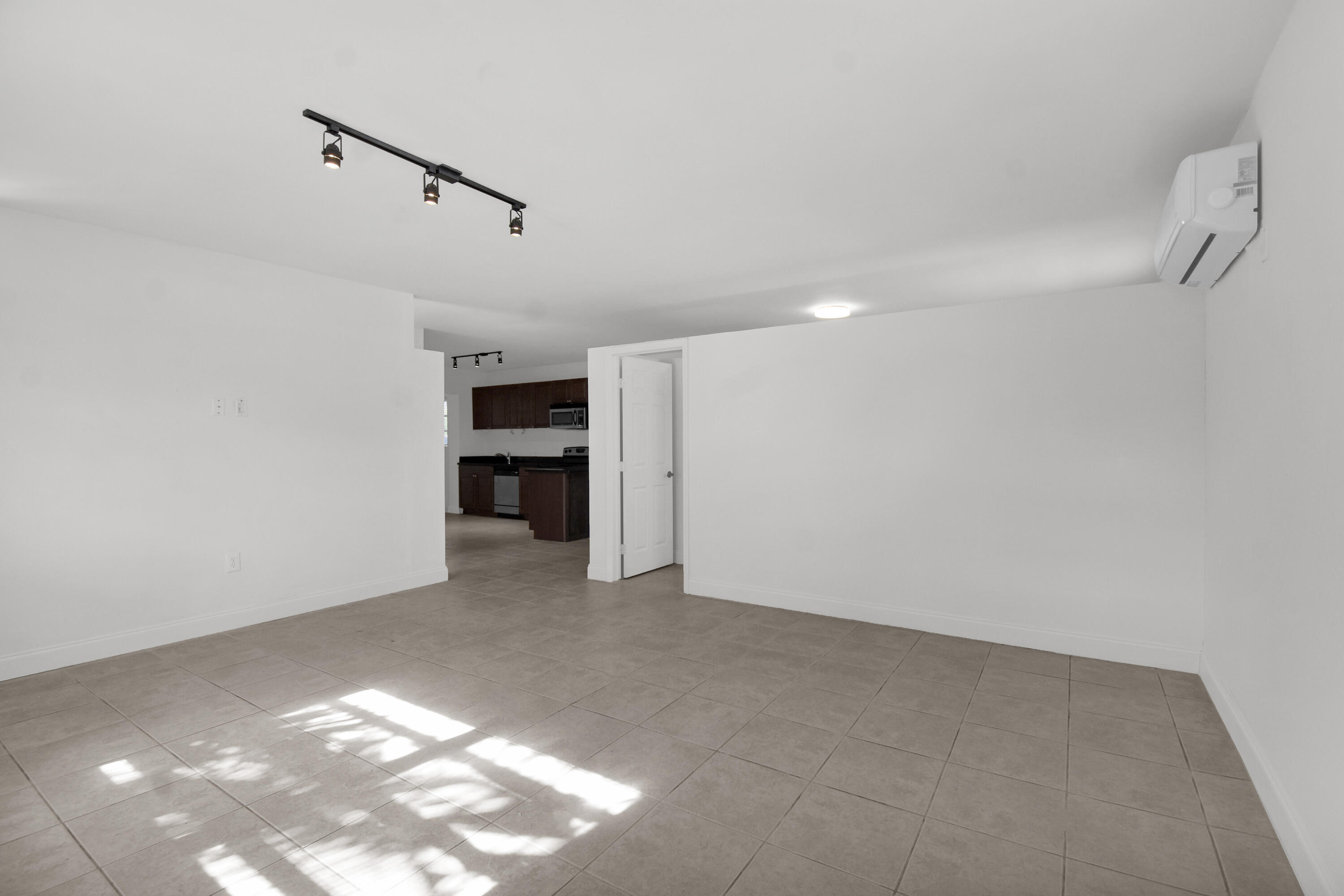 HOLLYWOOD SOUTH SIDE ADD - Residential Income