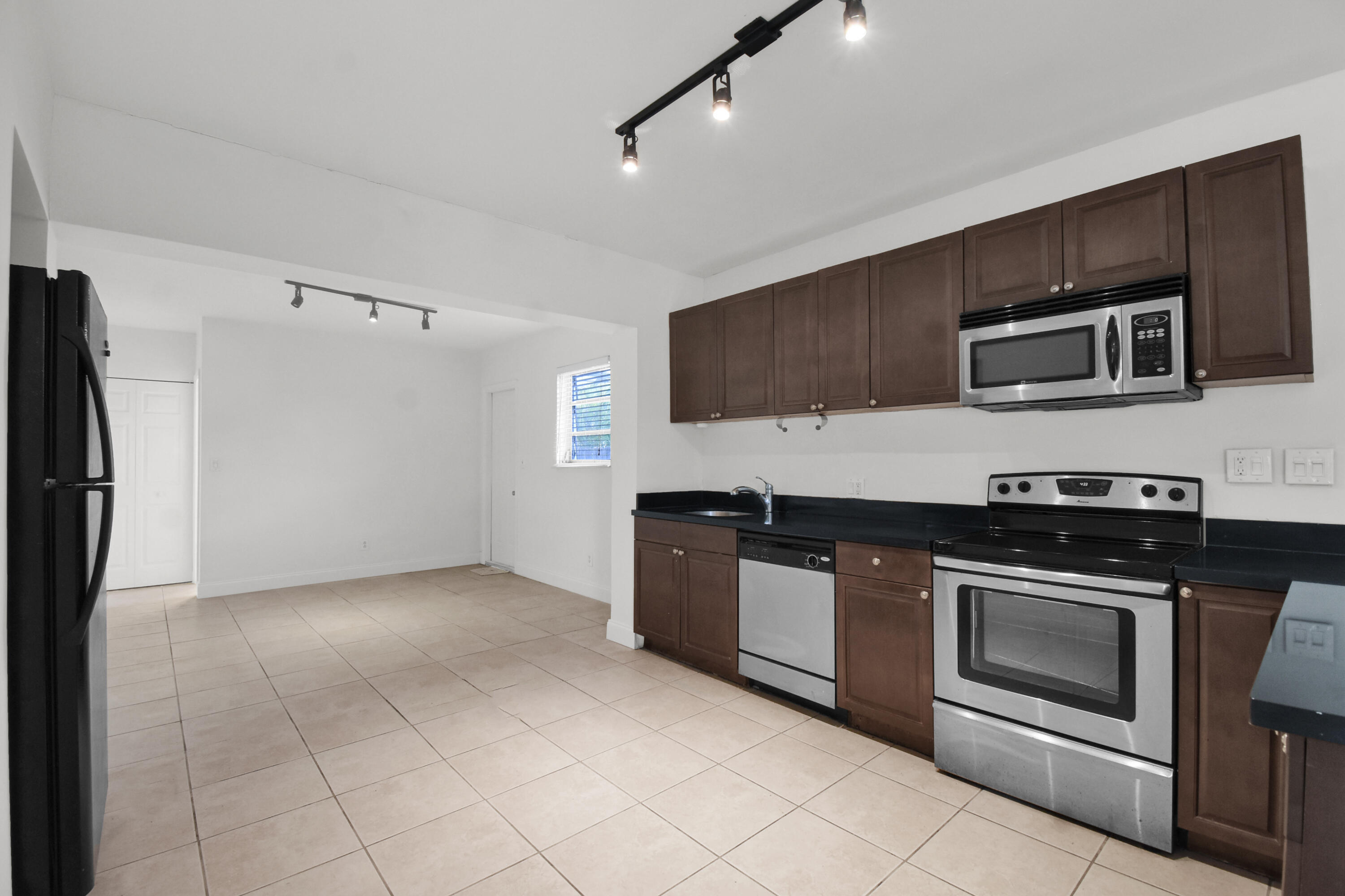 HOLLYWOOD SOUTH SIDE ADD - Residential Income