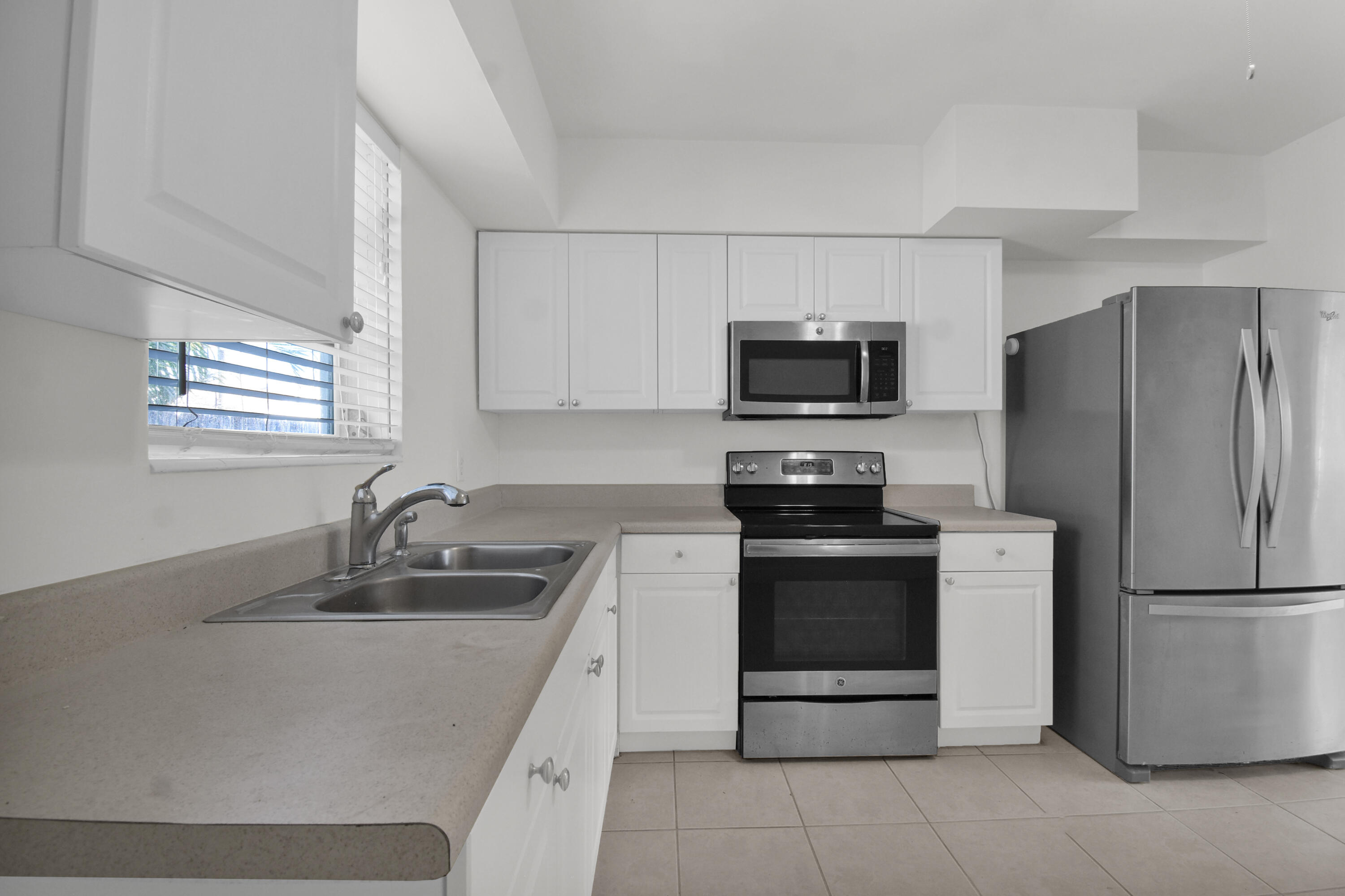 HOLLYWOOD SOUTH SIDE ADD - Residential Income