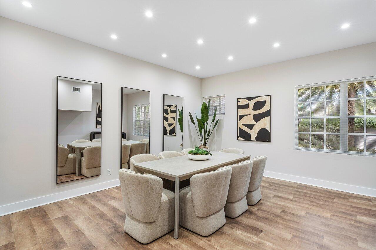 KINGS COURT - Residential Lease
