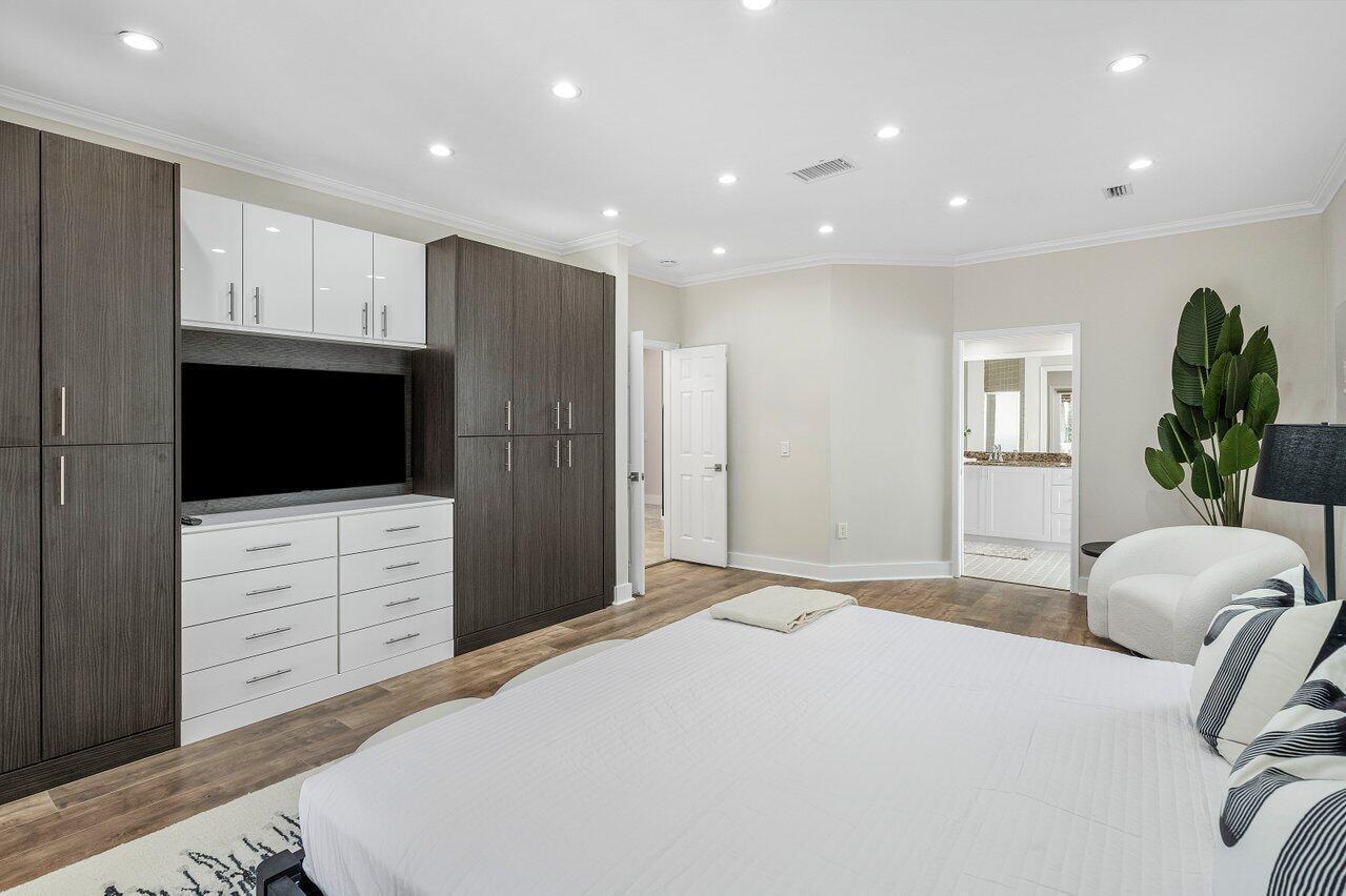 KINGS COURT - Residential Lease