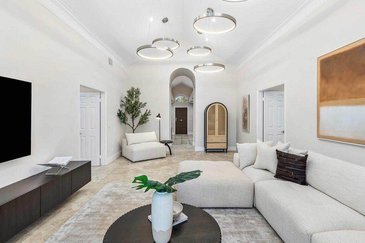 KINGS COURT - Residential Lease