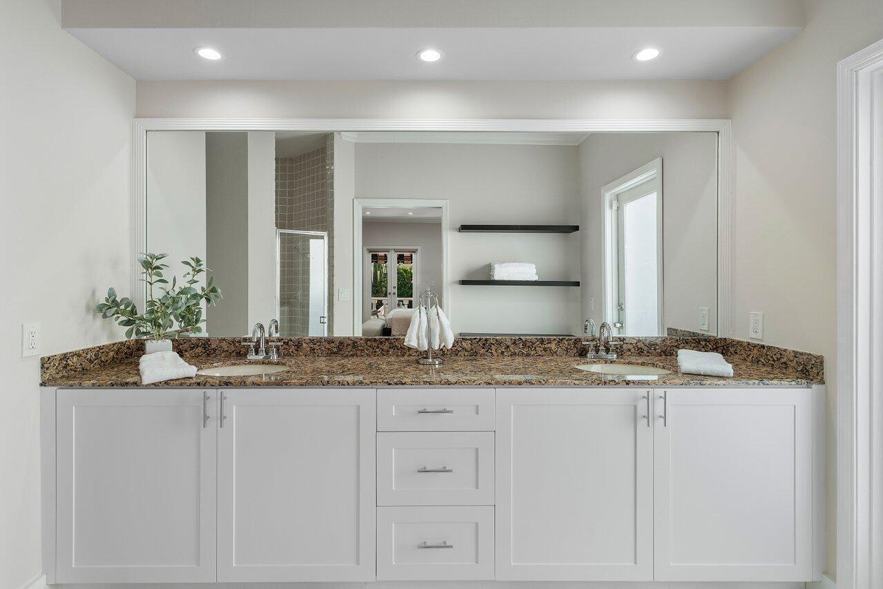 KINGS COURT - Residential Lease