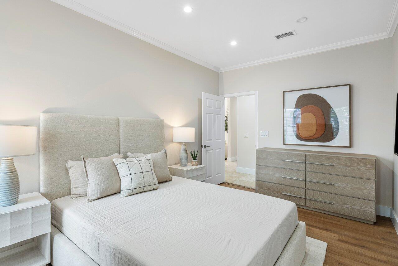 KINGS COURT - Residential Lease
