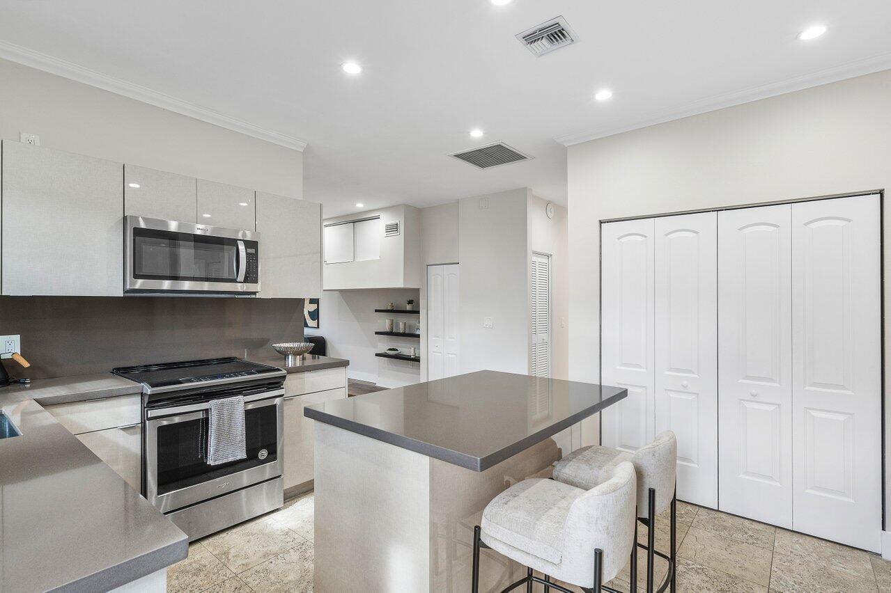 KINGS COURT - Residential Lease