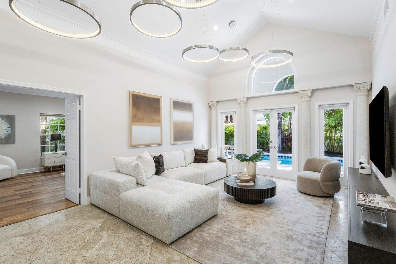 KINGS COURT - Residential Lease