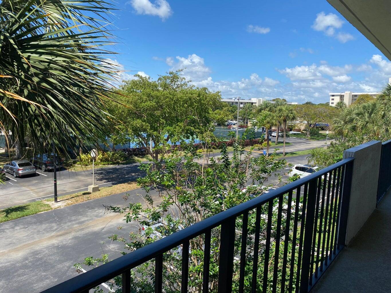 DEER CREEK COUNTRY CLUB - Residential Lease