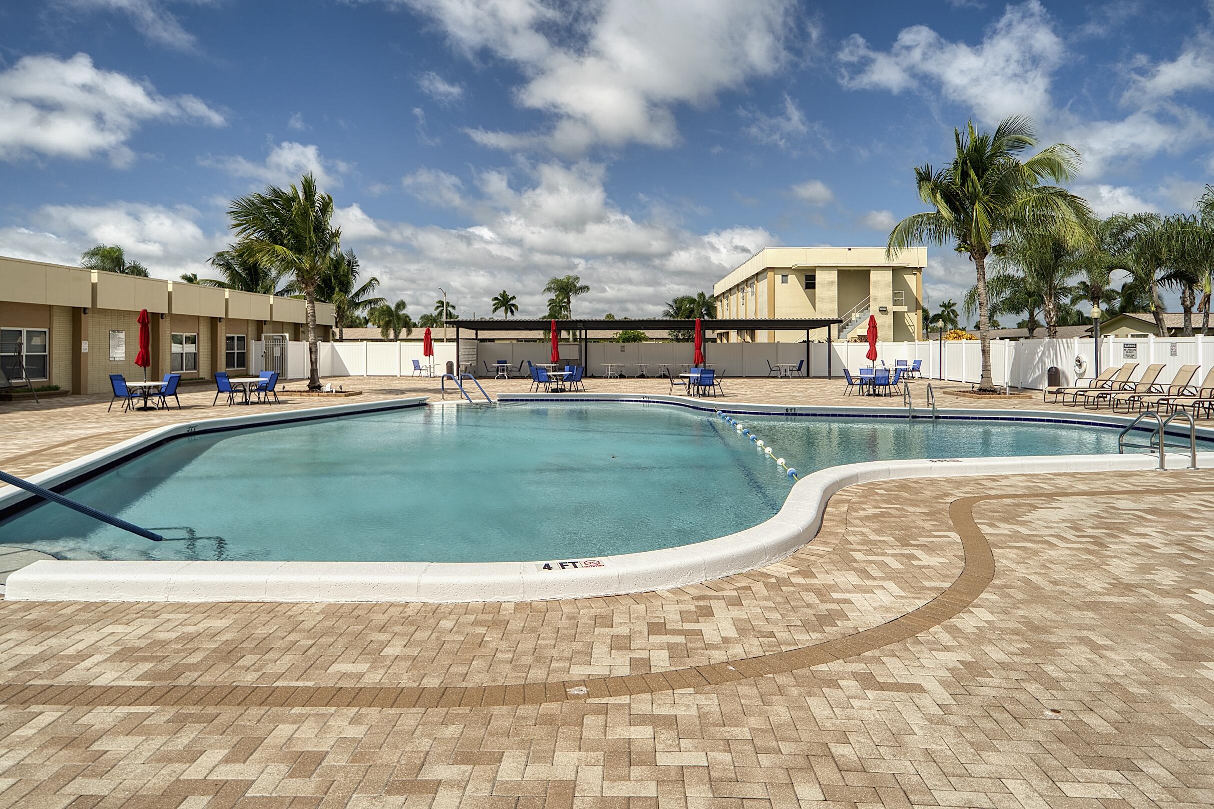 CRESTHAVEN VILLAS CONDO 26 - Residential
