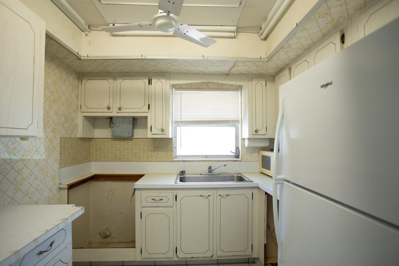 CRESTHAVEN VILLAS CONDO 26 - Residential