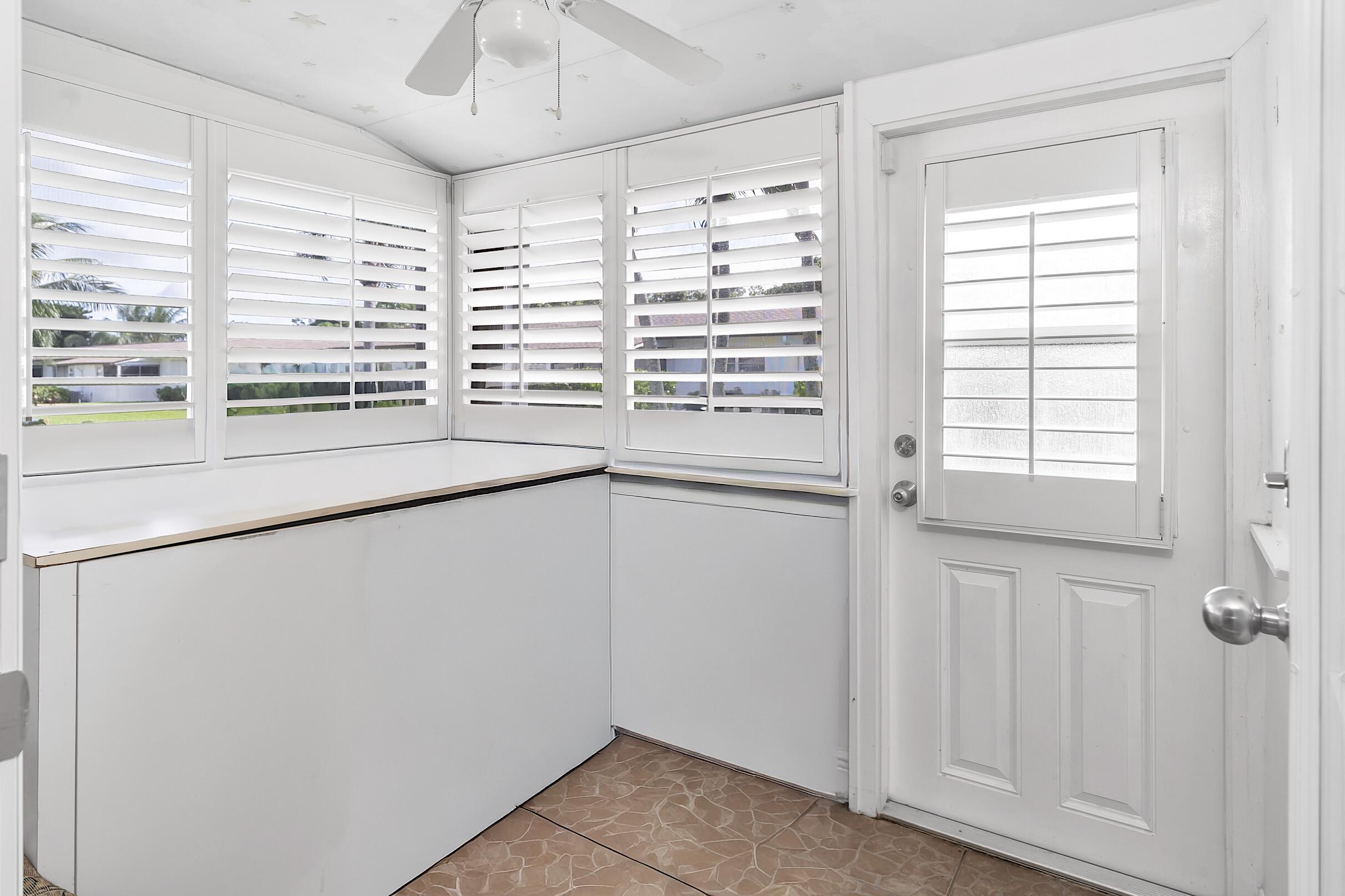 CRESTHAVEN VILLAS CONDO 26 - Residential