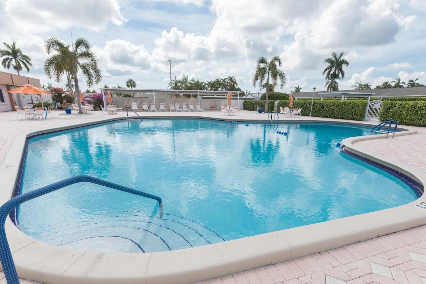 CRESTHAVEN VILLAS CONDO 26 - Residential