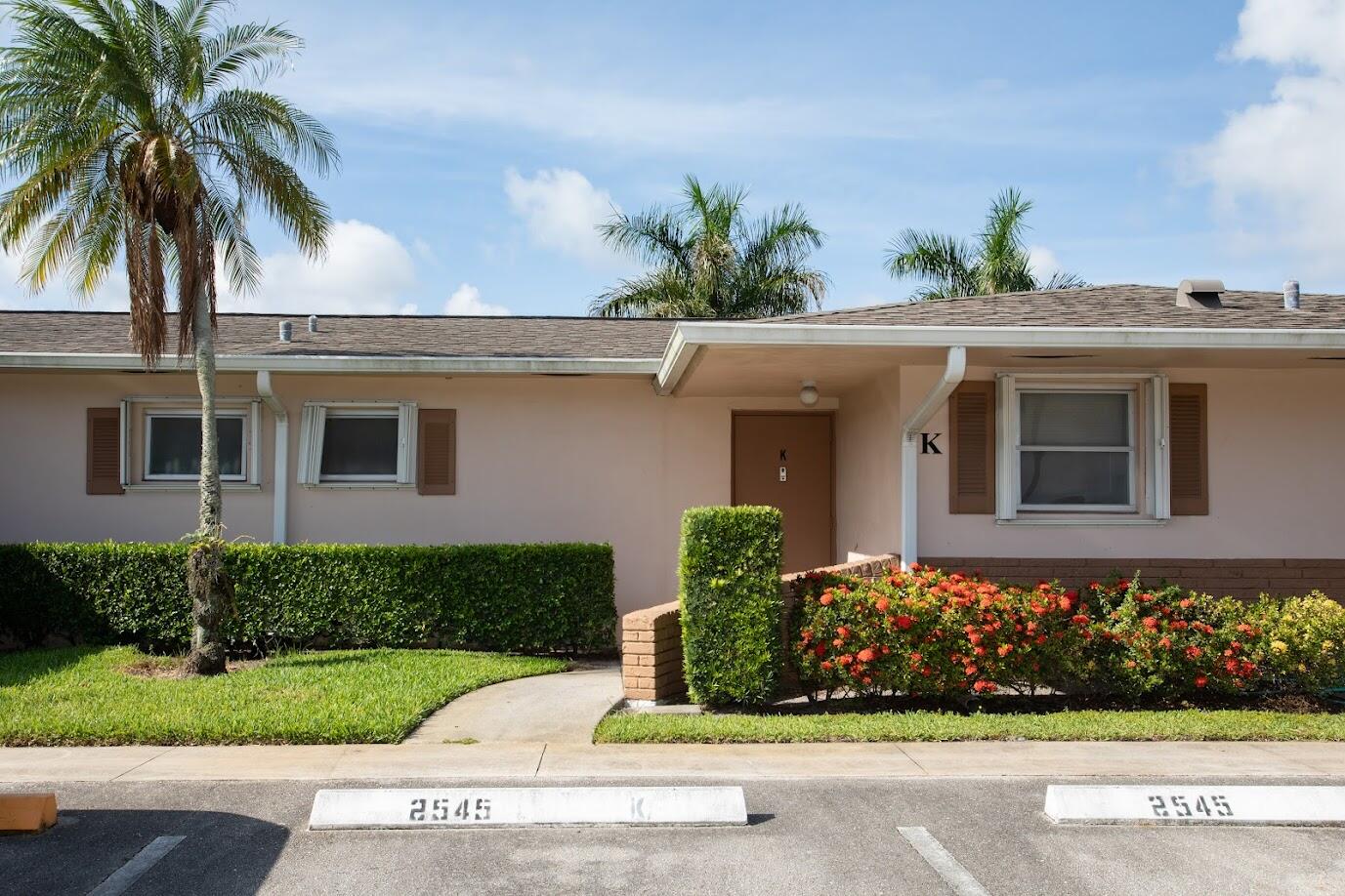 Opportunity awaits in this 1-bedroom, 1-bath villa located in a desirable 55+ active adult community! This unit is ready for your personal touch and renovation vision, offering the perfect chance to create the home you've always wanted. Enjoy a spacious layout, abundant natural light, and excellent potential for customization. Residents enjoy access to an array of community amenities, including a clubhouse, swimming pool, fitness center, social activities, and beautifully maintained grounds. Conveniently located near shopping, dining, medical facilities, and major roadways. Whether you're looking for a seasonal retreat, year-round residence, or investment opportunity, this property offers exceptional value in a vibrant and welcoming community. Bring your imagination and make it your own.