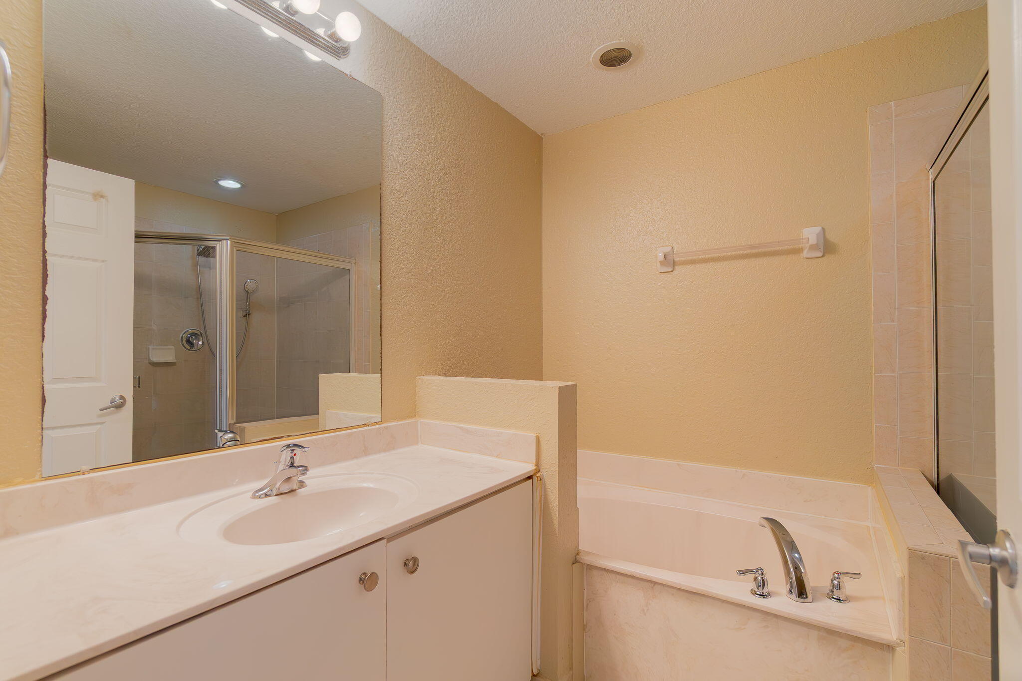PRESERVE AT BOYNTON BEACH 13 CONDO - Residential Lease