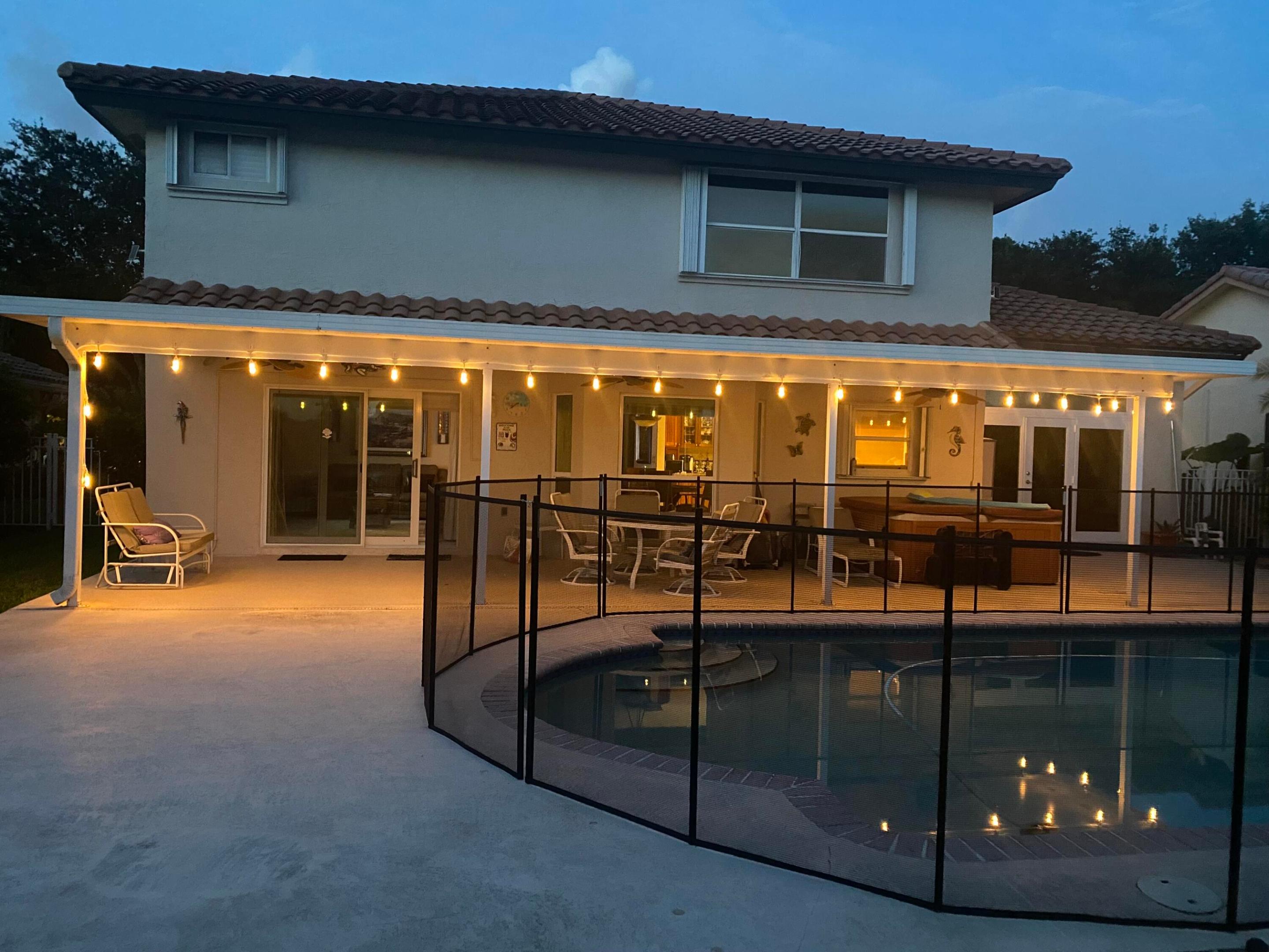 EMBASSY LAKES - Residential