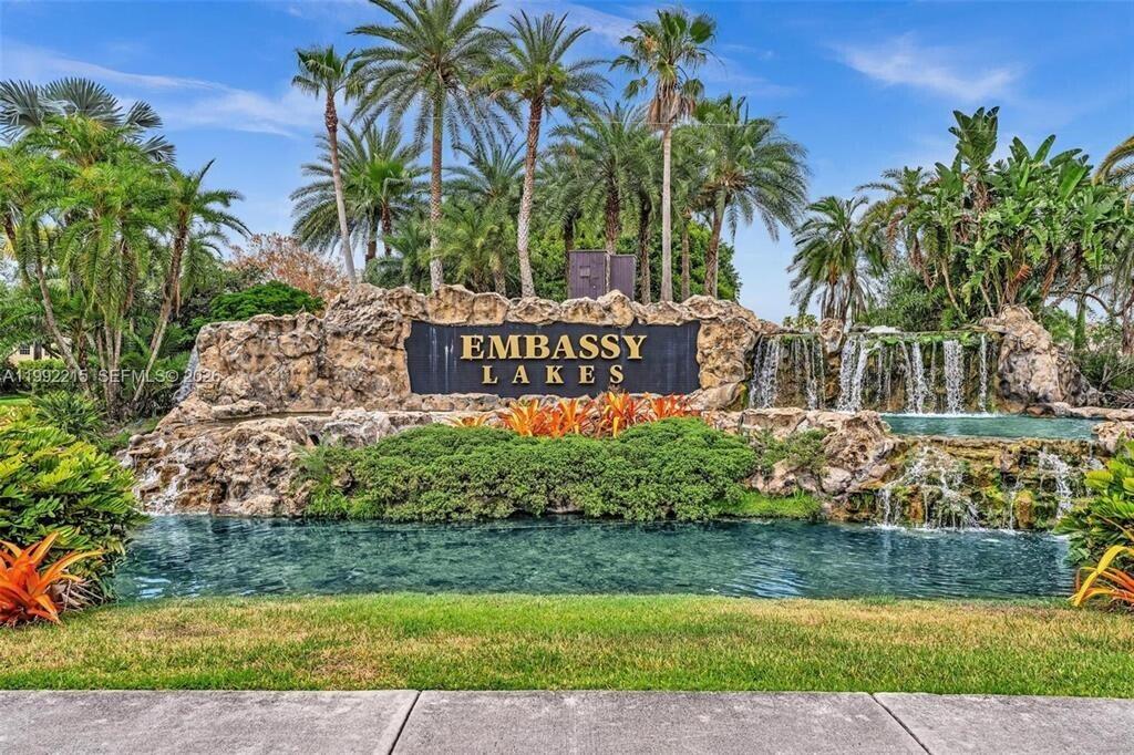 EMBASSY LAKES - Residential