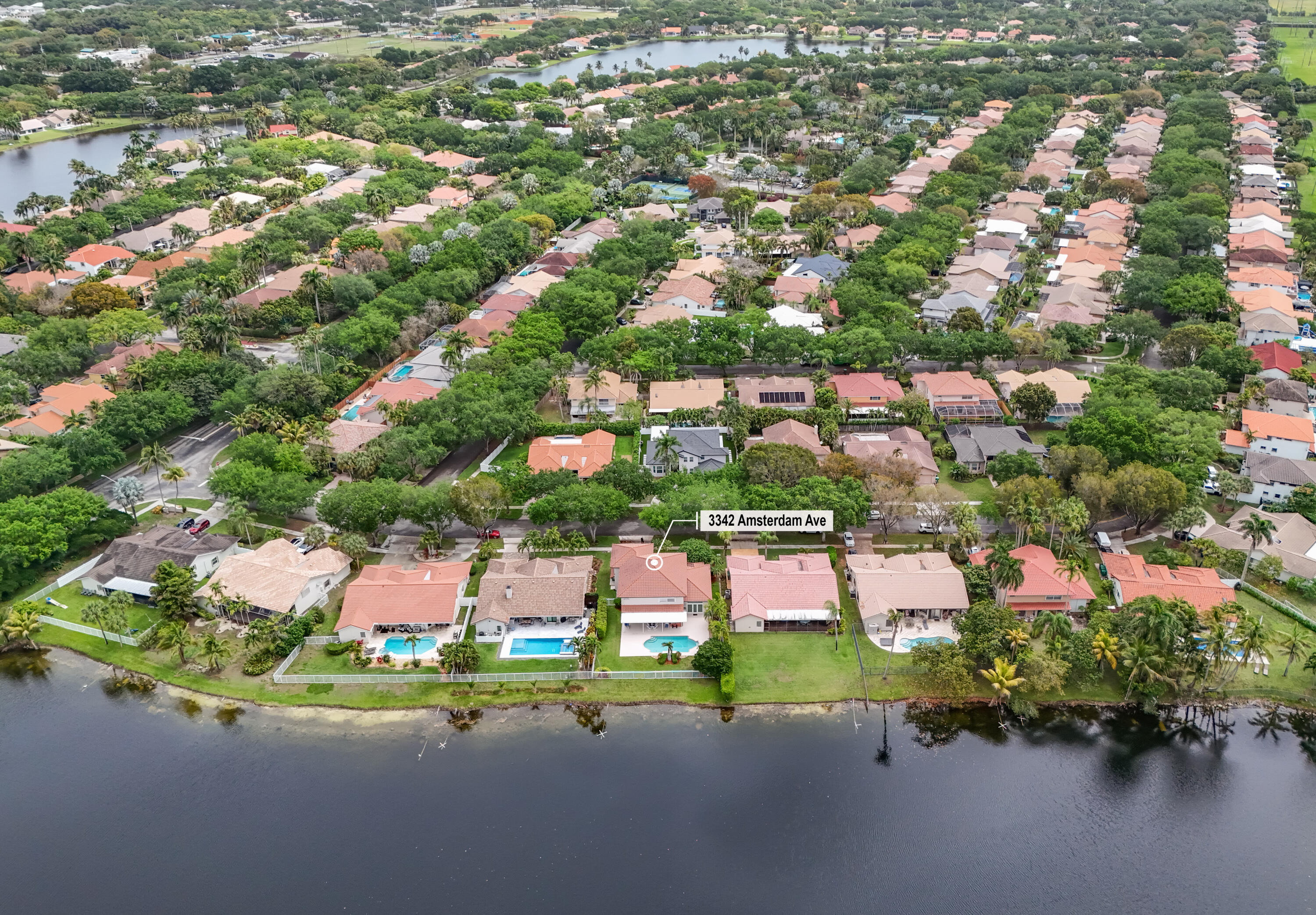 EMBASSY LAKES - Residential