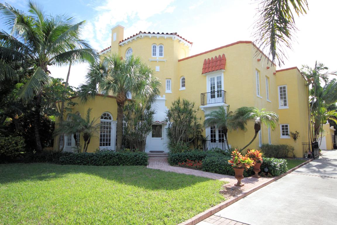 The guest house has two bedrooms and two bathrooms.
