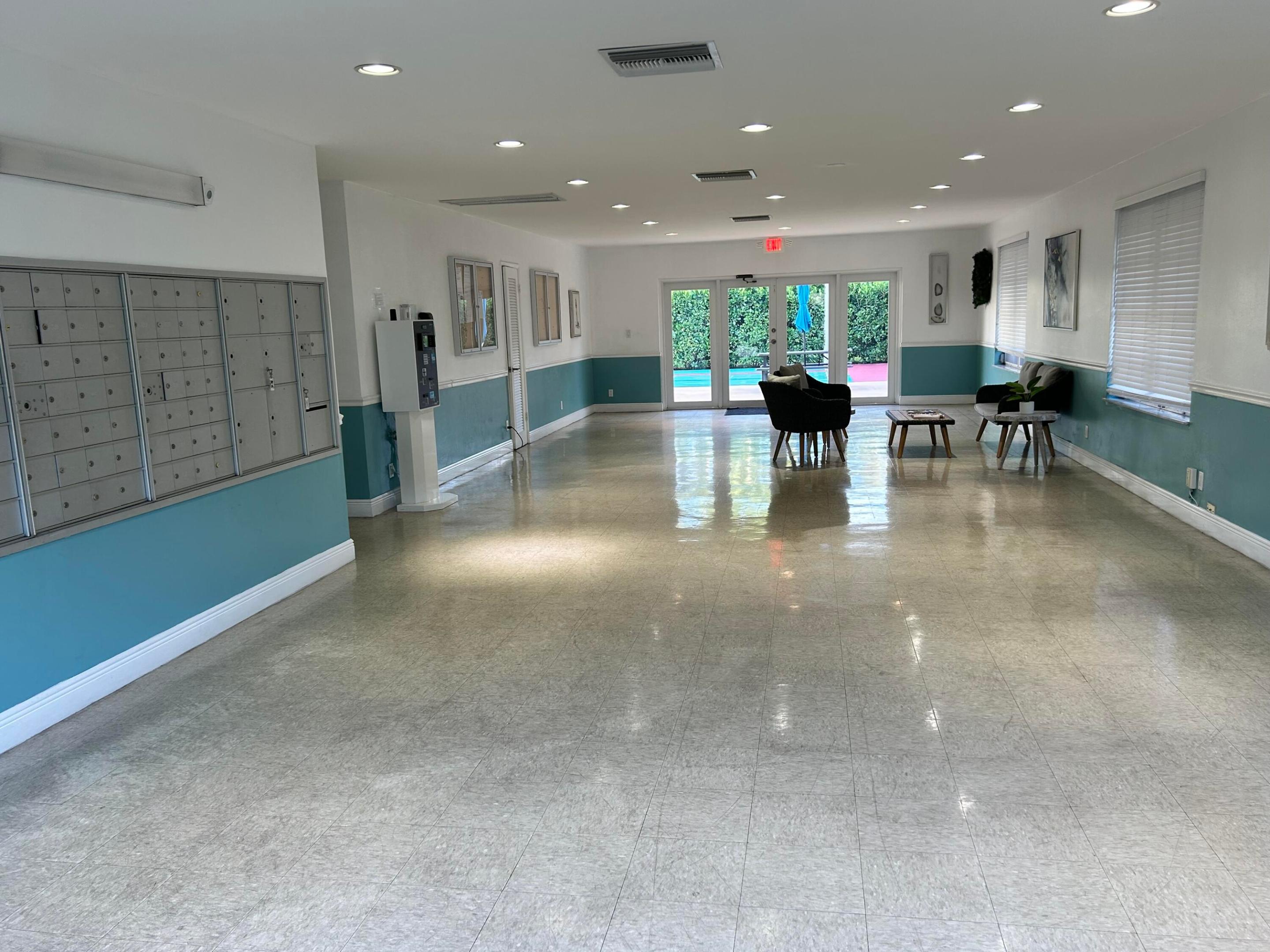LIGHTHOUSE POINT PLAZA - Residential