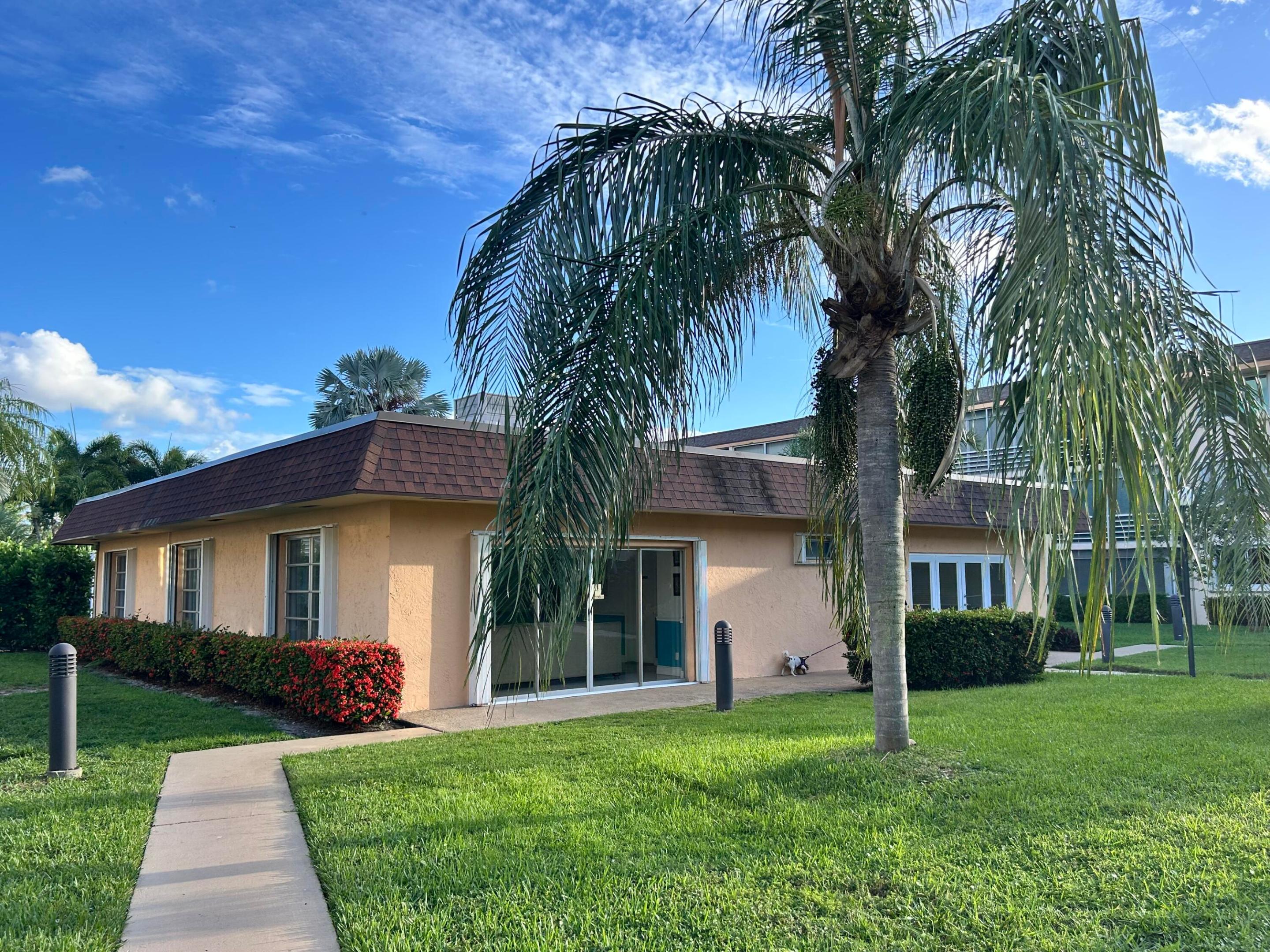 LIGHTHOUSE POINT PLAZA - Residential