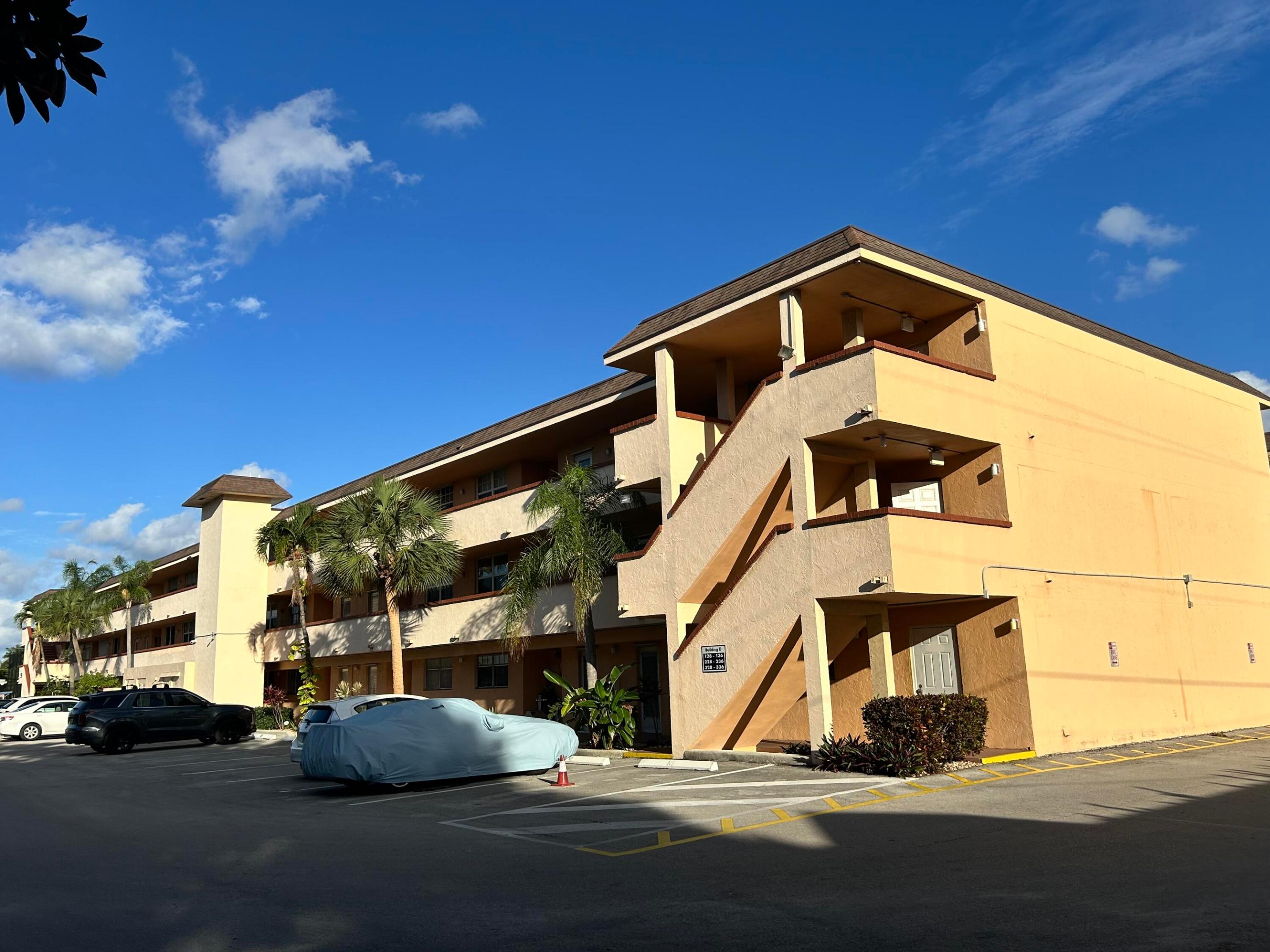 LIGHTHOUSE POINT PLAZA - Residential