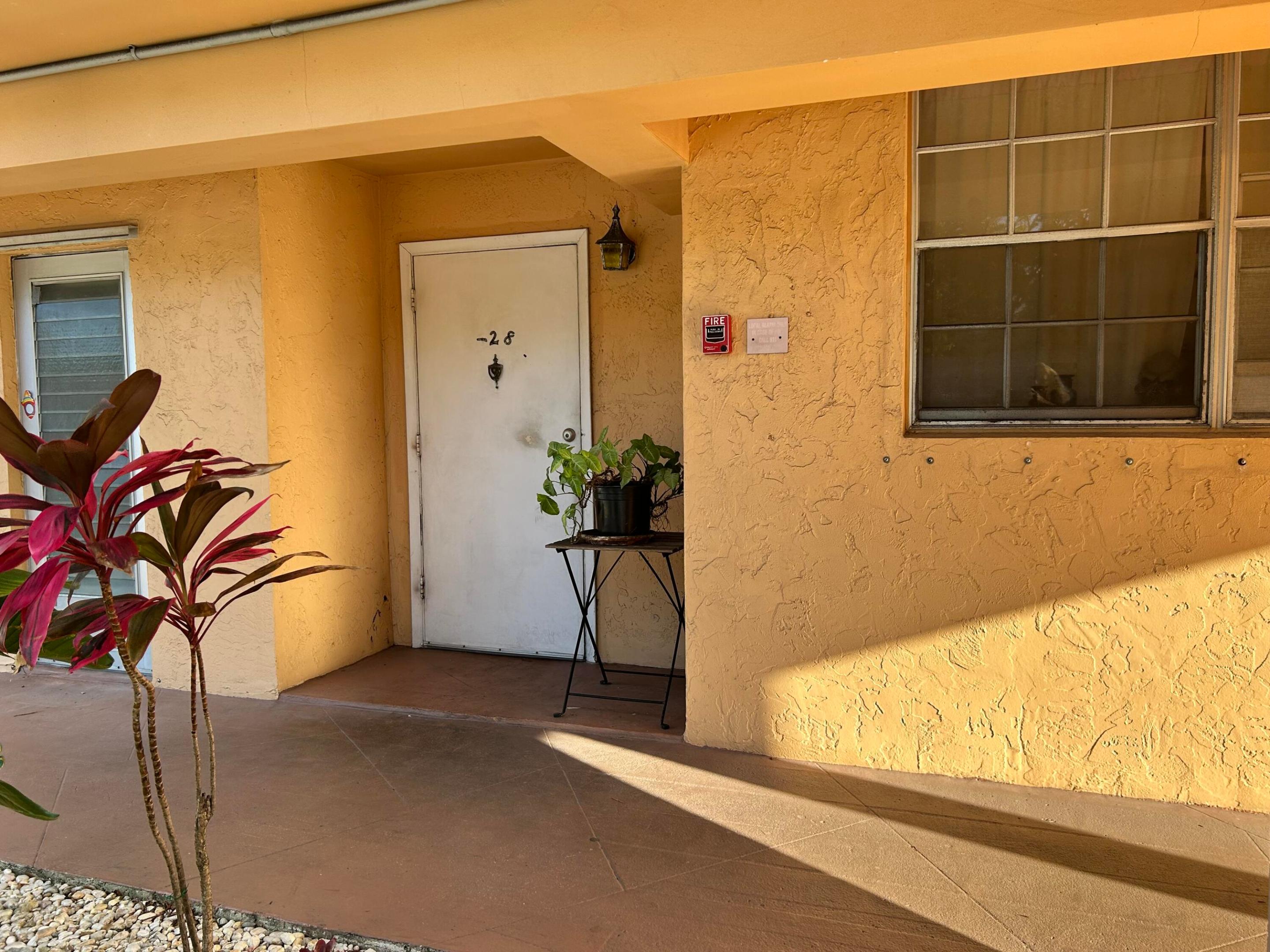 LIGHTHOUSE POINT PLAZA - Residential