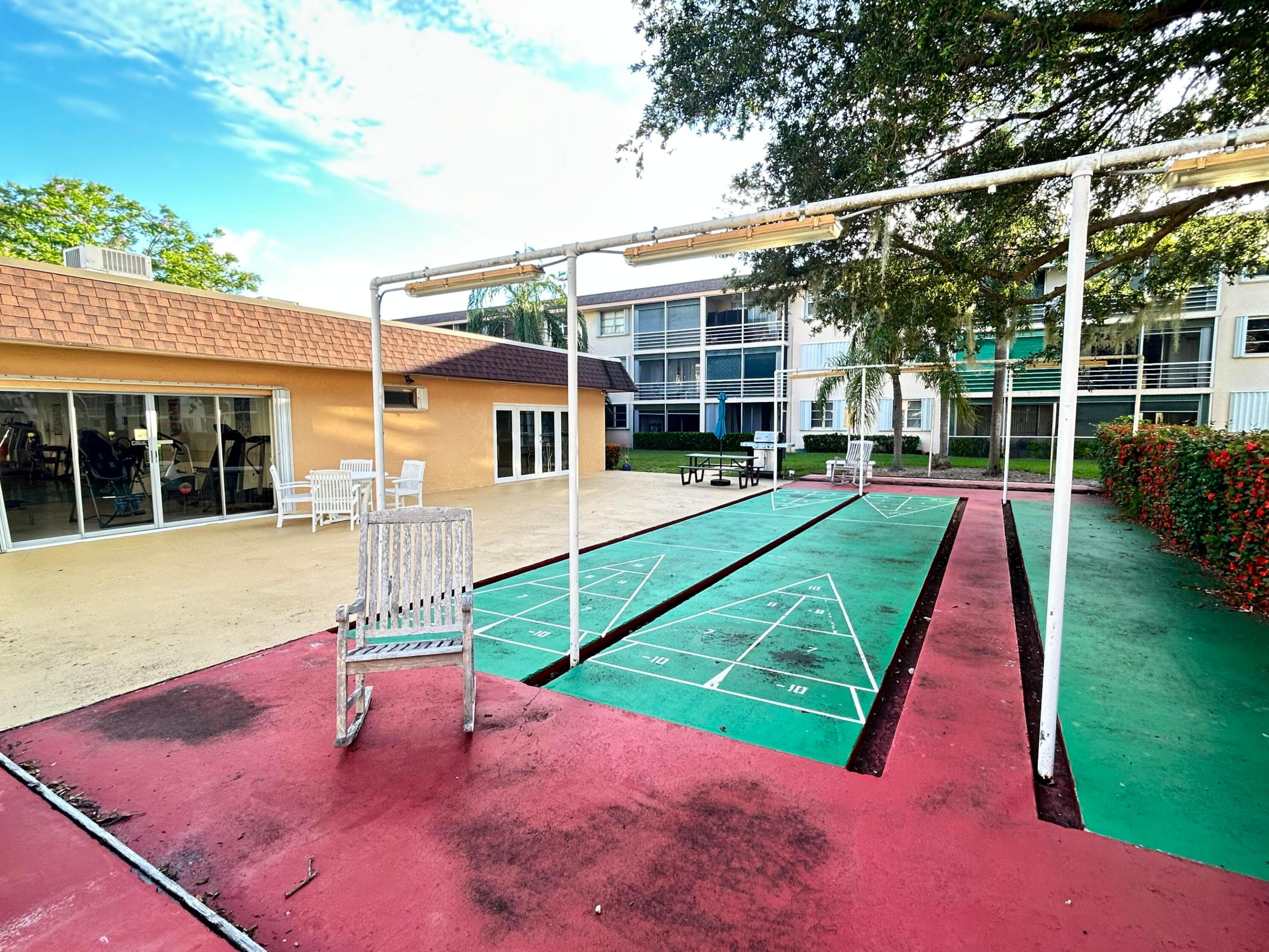 LIGHTHOUSE POINT PLAZA - Residential