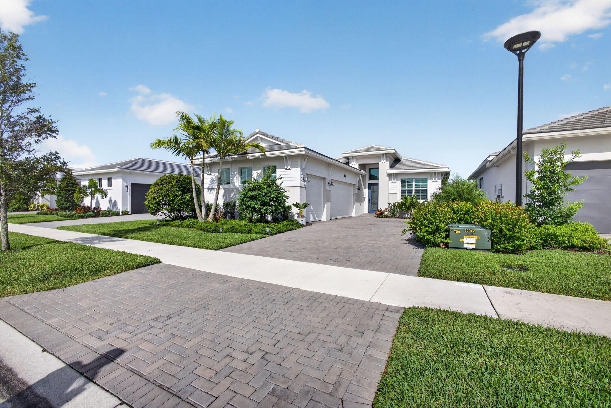 CRESSWIND PALM BEACH - Residential