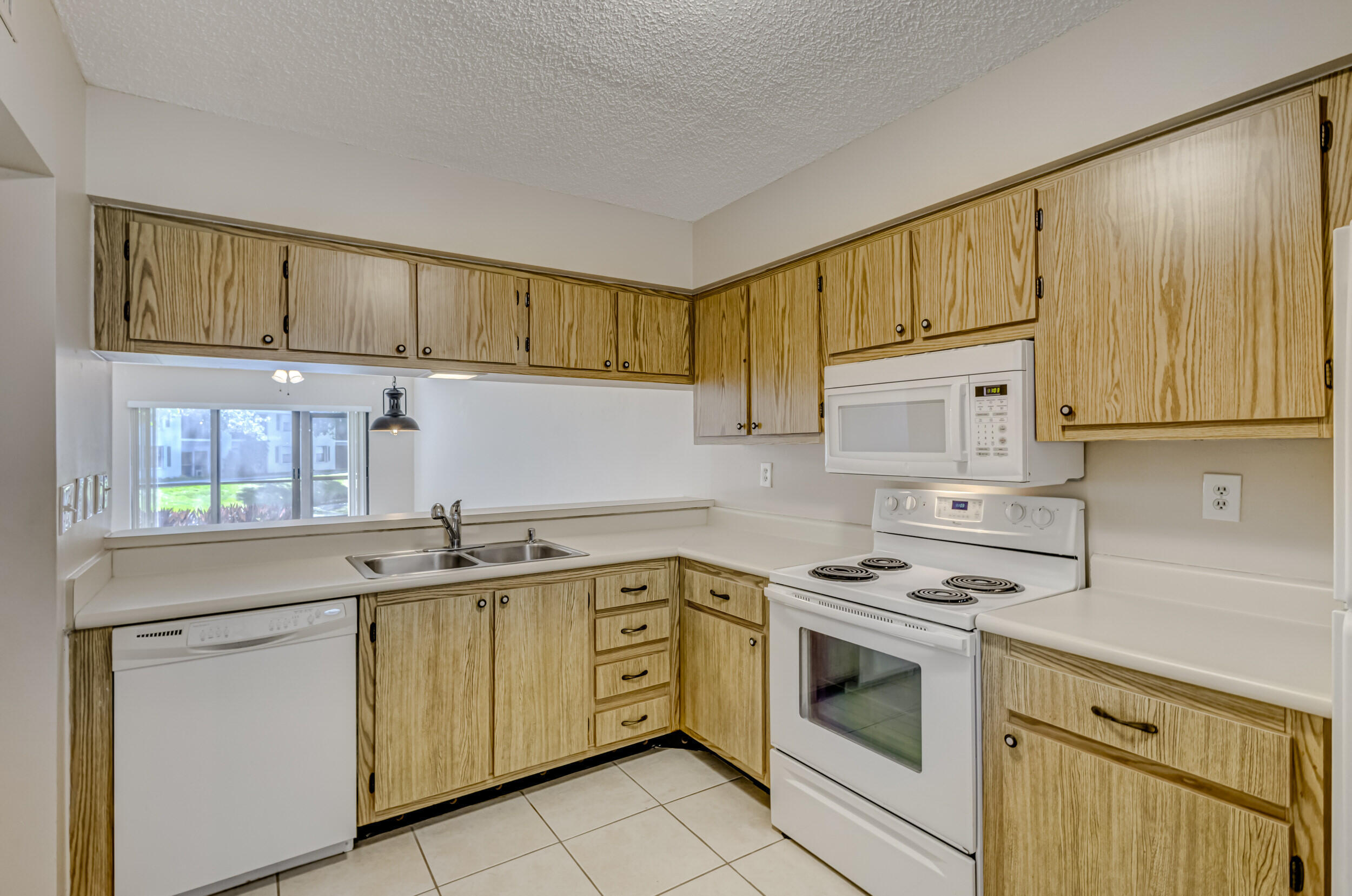 SABAL RIDGE CONDO - Residential